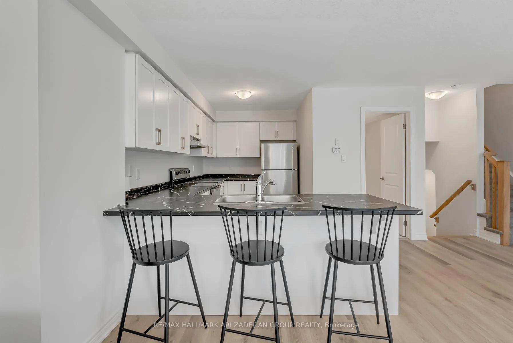 Photo 13 of 61 Dryden Lane, Hamilton, McQuesten — HOMEH