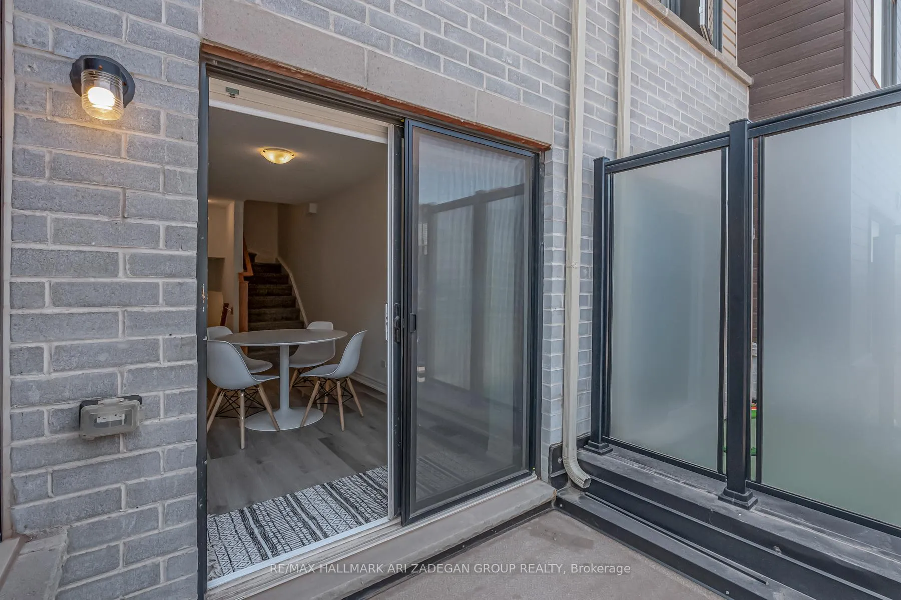 Photo 18 of 61 Dryden Lane, Hamilton, McQuesten — HOMEH