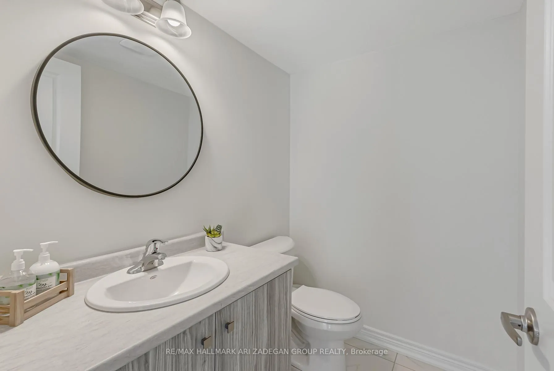 Photo 20 of 61 Dryden Lane, Hamilton, McQuesten — HOMEH