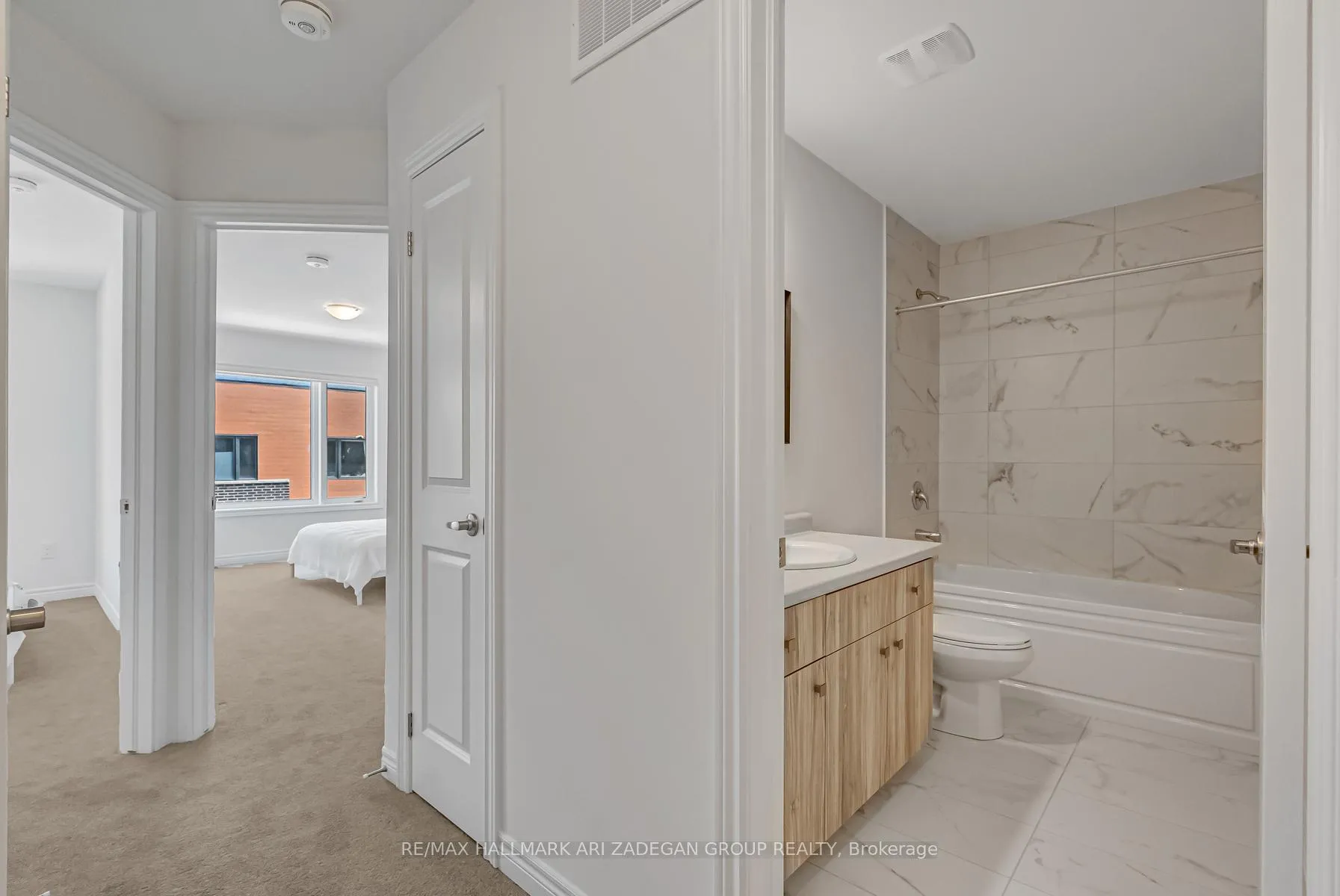 Photo 32 of 61 Dryden Lane, Hamilton, McQuesten — HOMEH