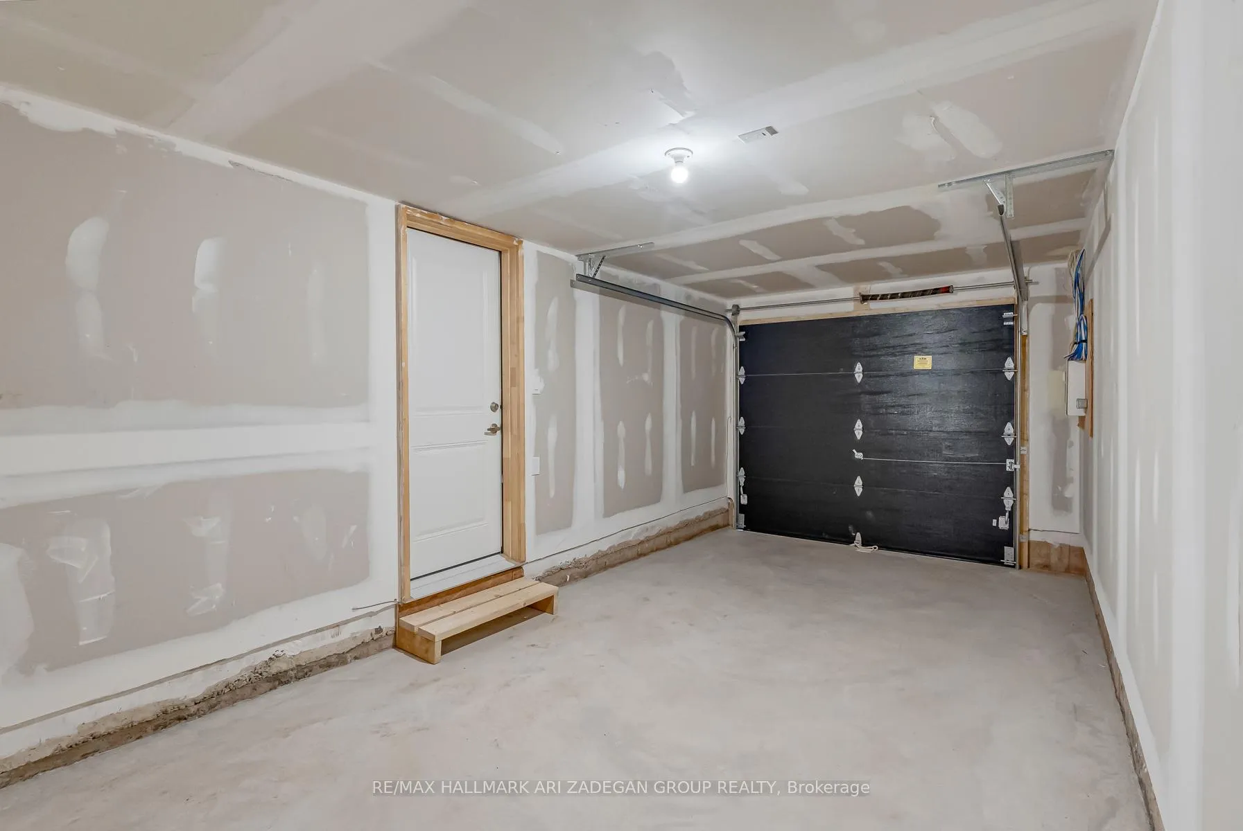 Photo 34 of 61 Dryden Lane, Hamilton, McQuesten — HOMEH