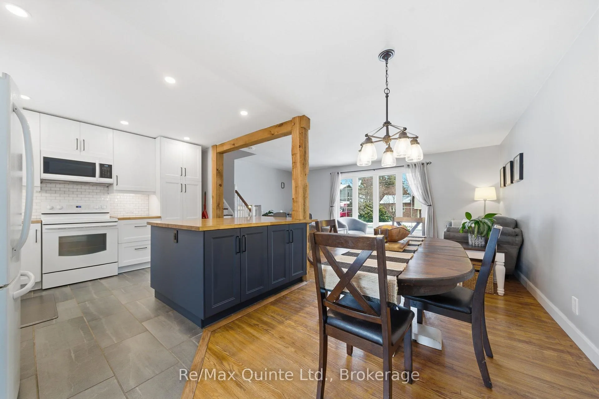 Photo 14 of 26 Applewood Drive, Belleville, Belleville Ward — HOMEH