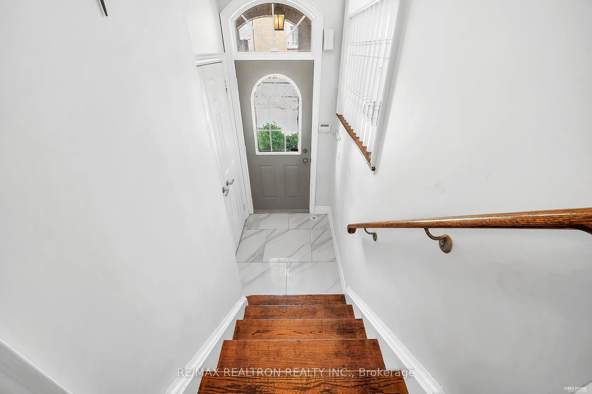 Photo 3 of 172 Vittorio De Luca Drive, Vaughan, East Woodbridge — HOMEH