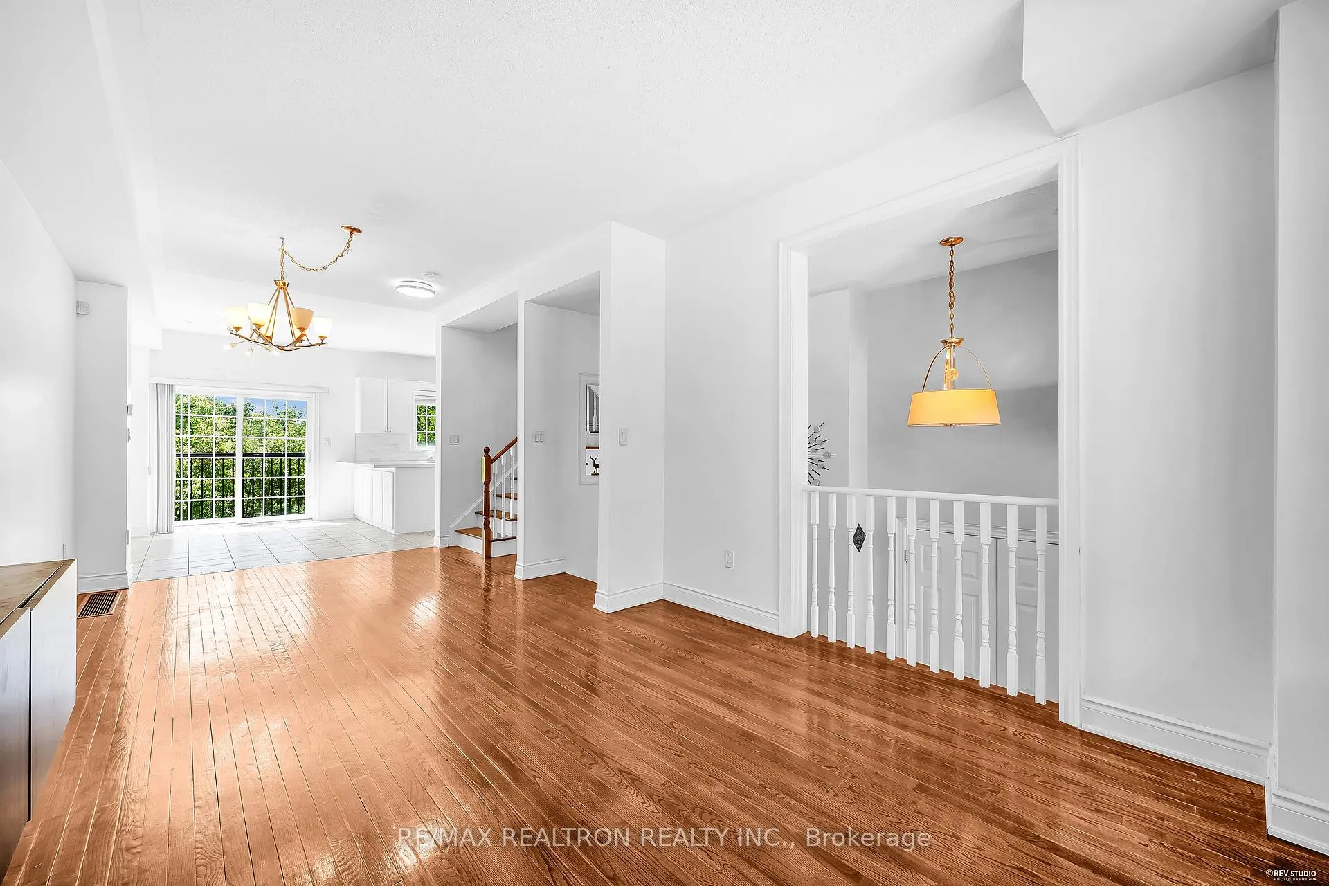 Photo 4 of 172 Vittorio De Luca Drive, Vaughan, East Woodbridge — HOMEH