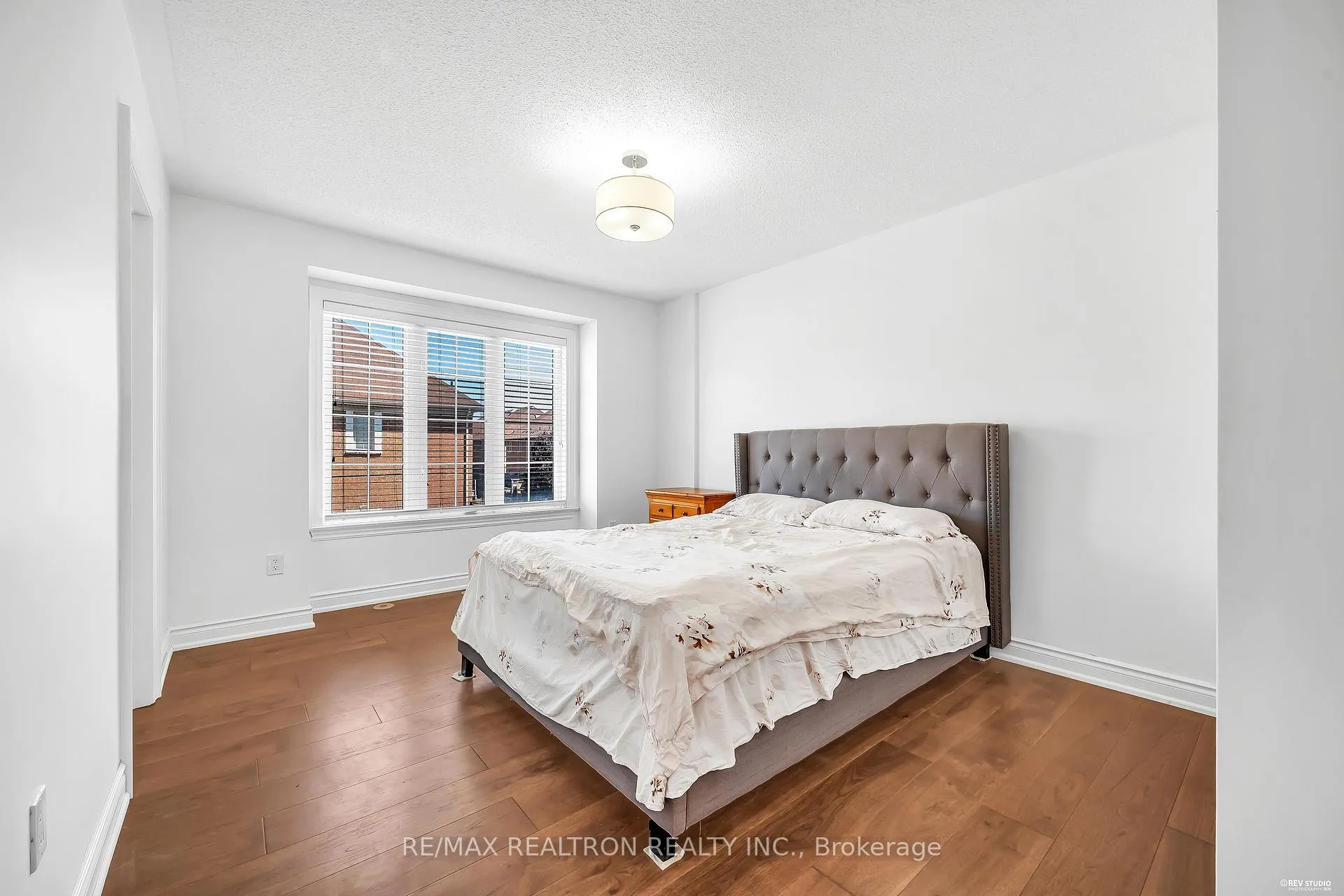 Photo 7 of 172 Vittorio De Luca Drive, Vaughan, East Woodbridge — HOMEH