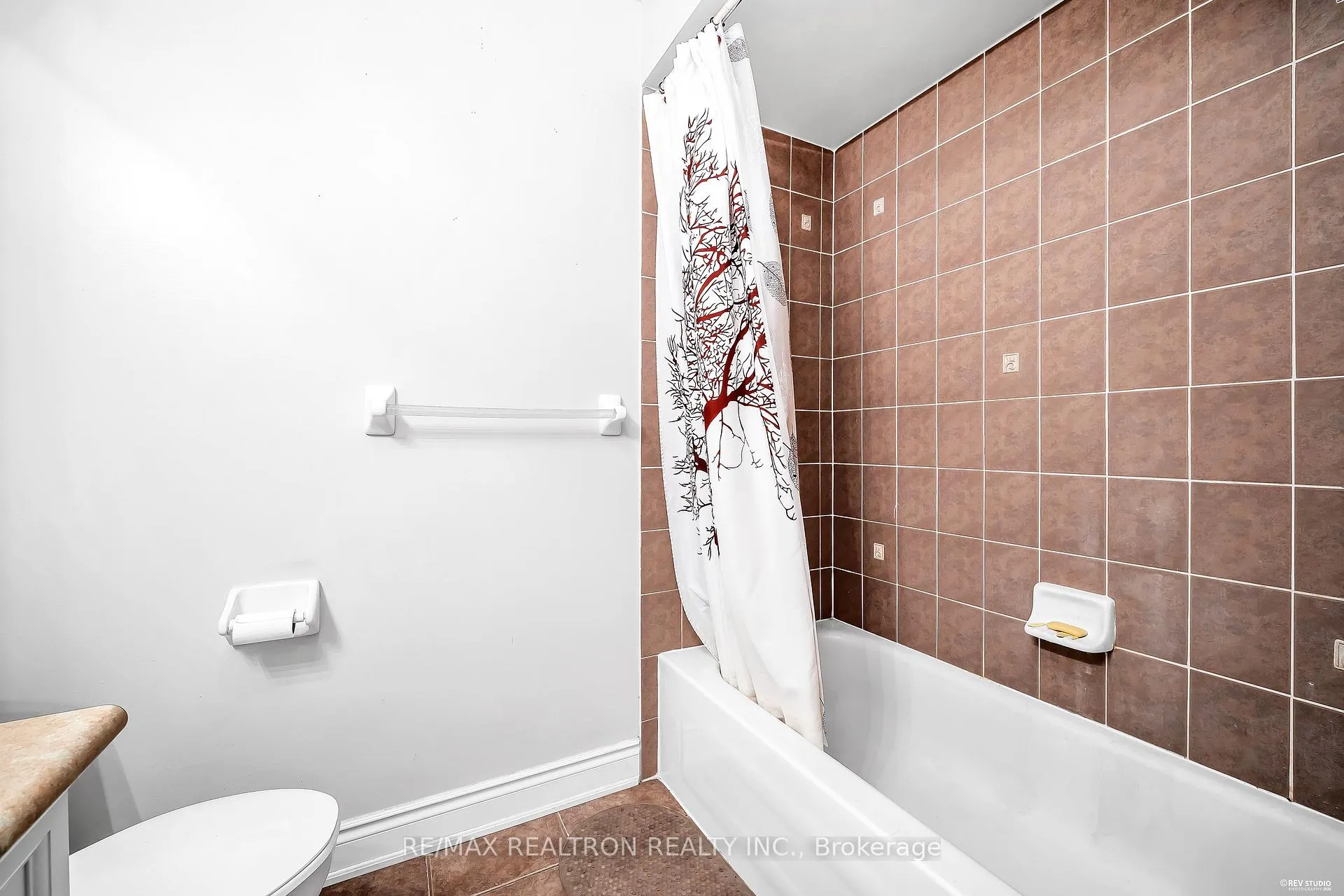 Photo 12 of 172 Vittorio De Luca Drive, Vaughan, East Woodbridge — HOMEH