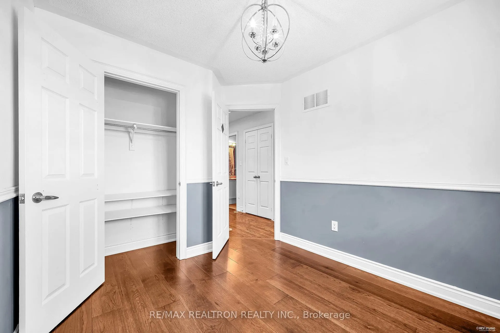 Photo 17 of 172 Vittorio De Luca Drive, Vaughan, East Woodbridge — HOMEH