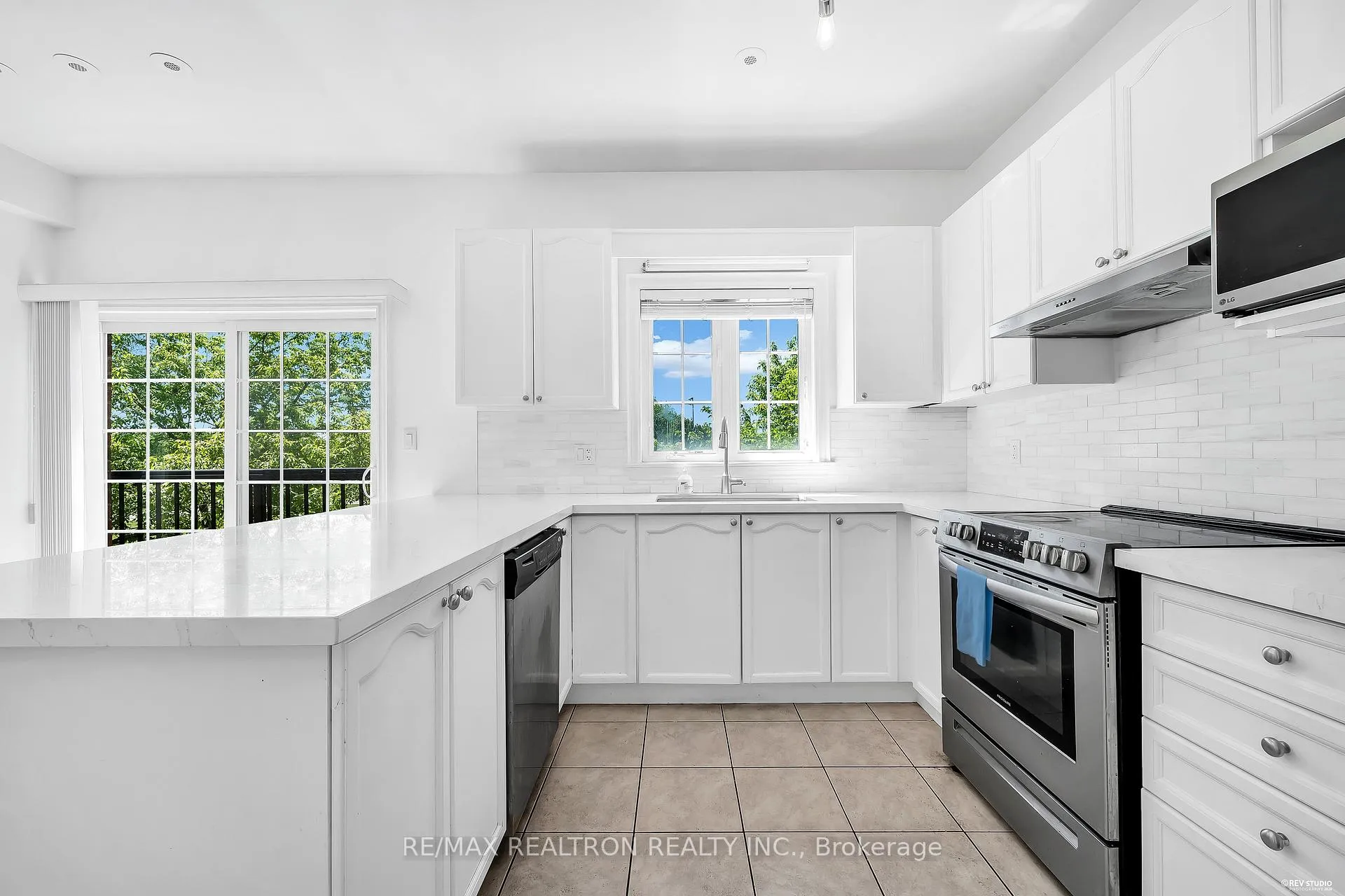 Photo 26 of 172 Vittorio De Luca Drive, Vaughan, East Woodbridge — HOMEH