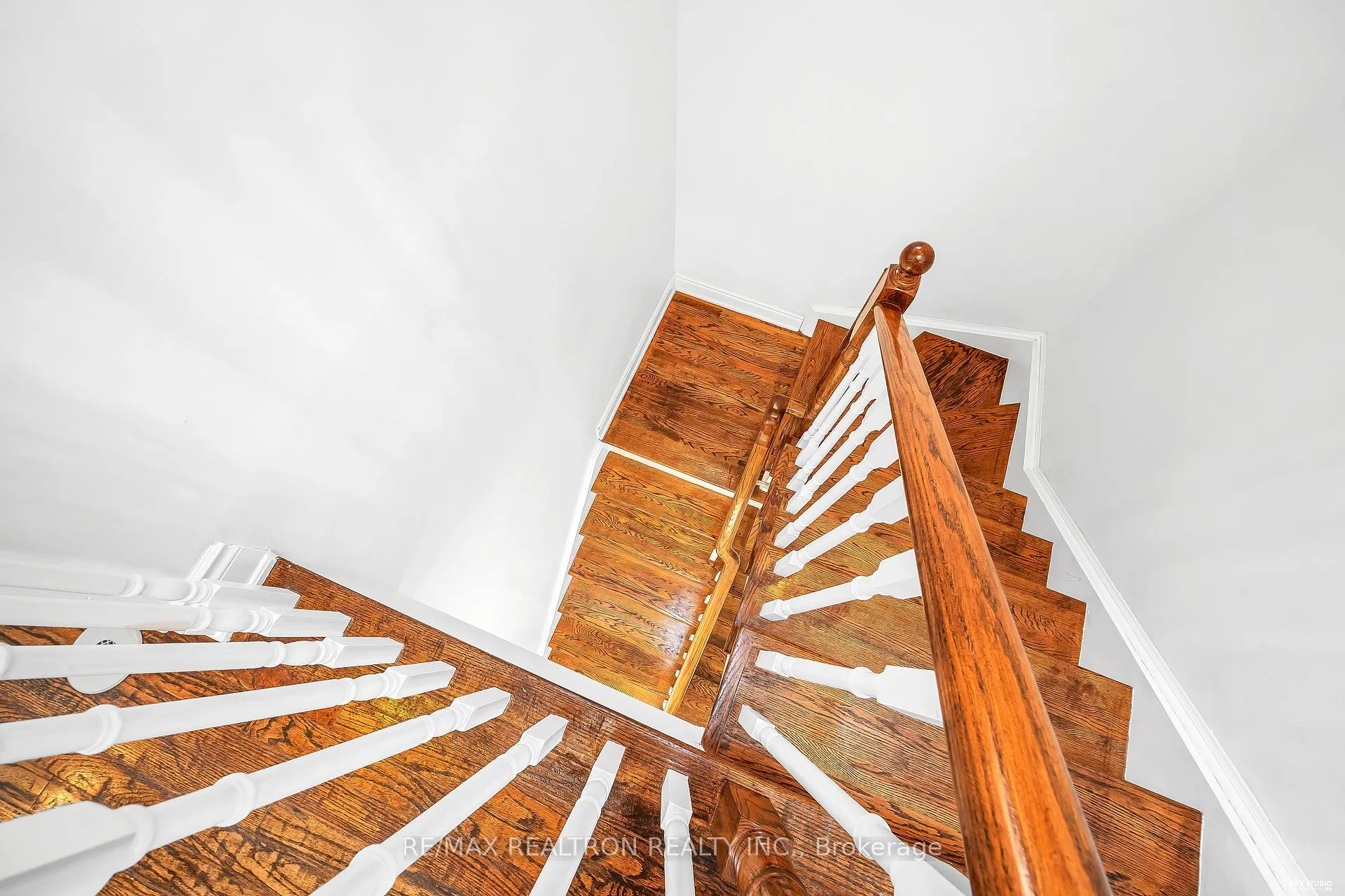 Photo 31 of 172 Vittorio De Luca Drive, Vaughan, East Woodbridge — HOMEH