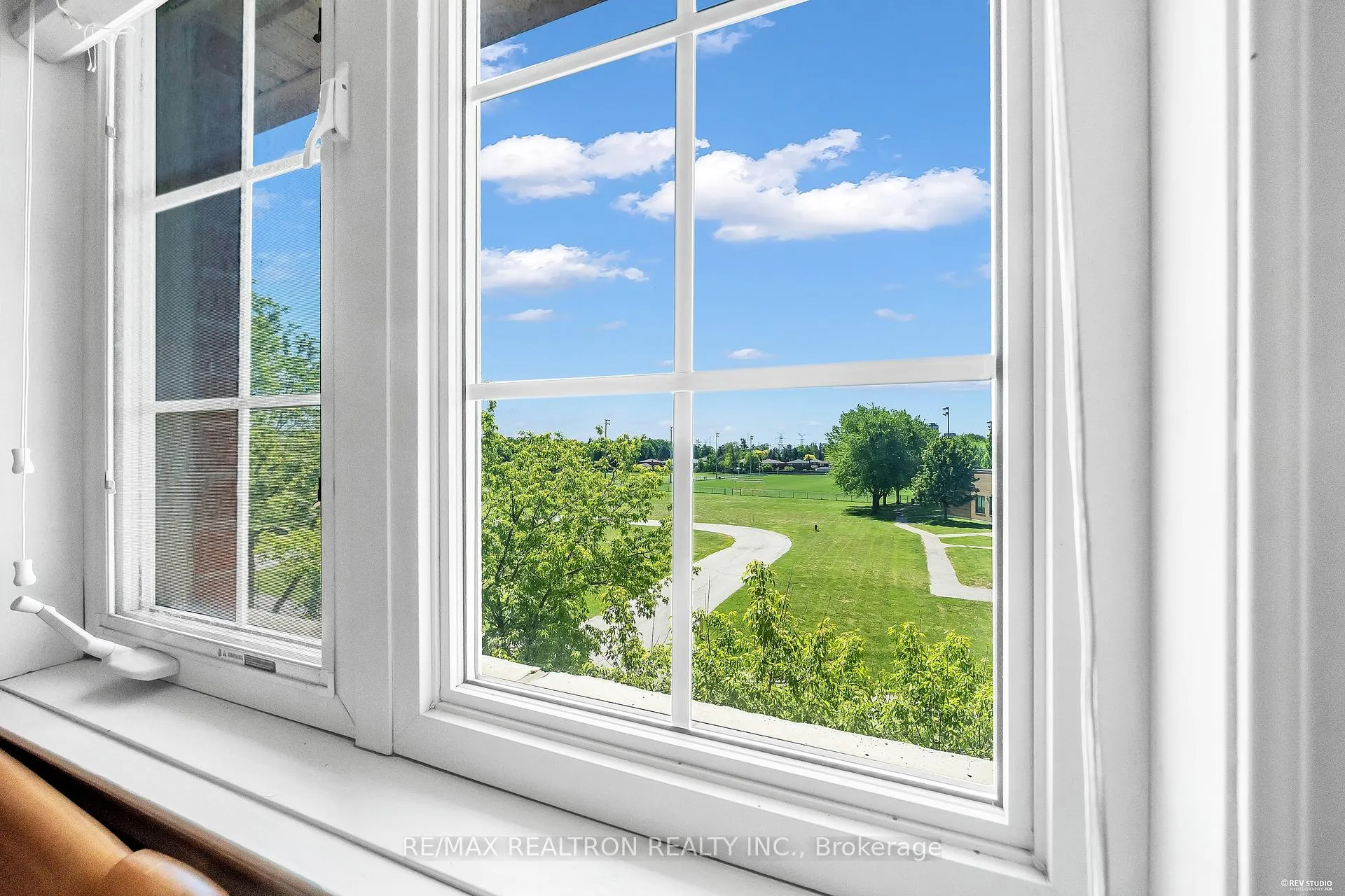 Photo 32 of 172 Vittorio De Luca Drive, Vaughan, East Woodbridge — HOMEH
