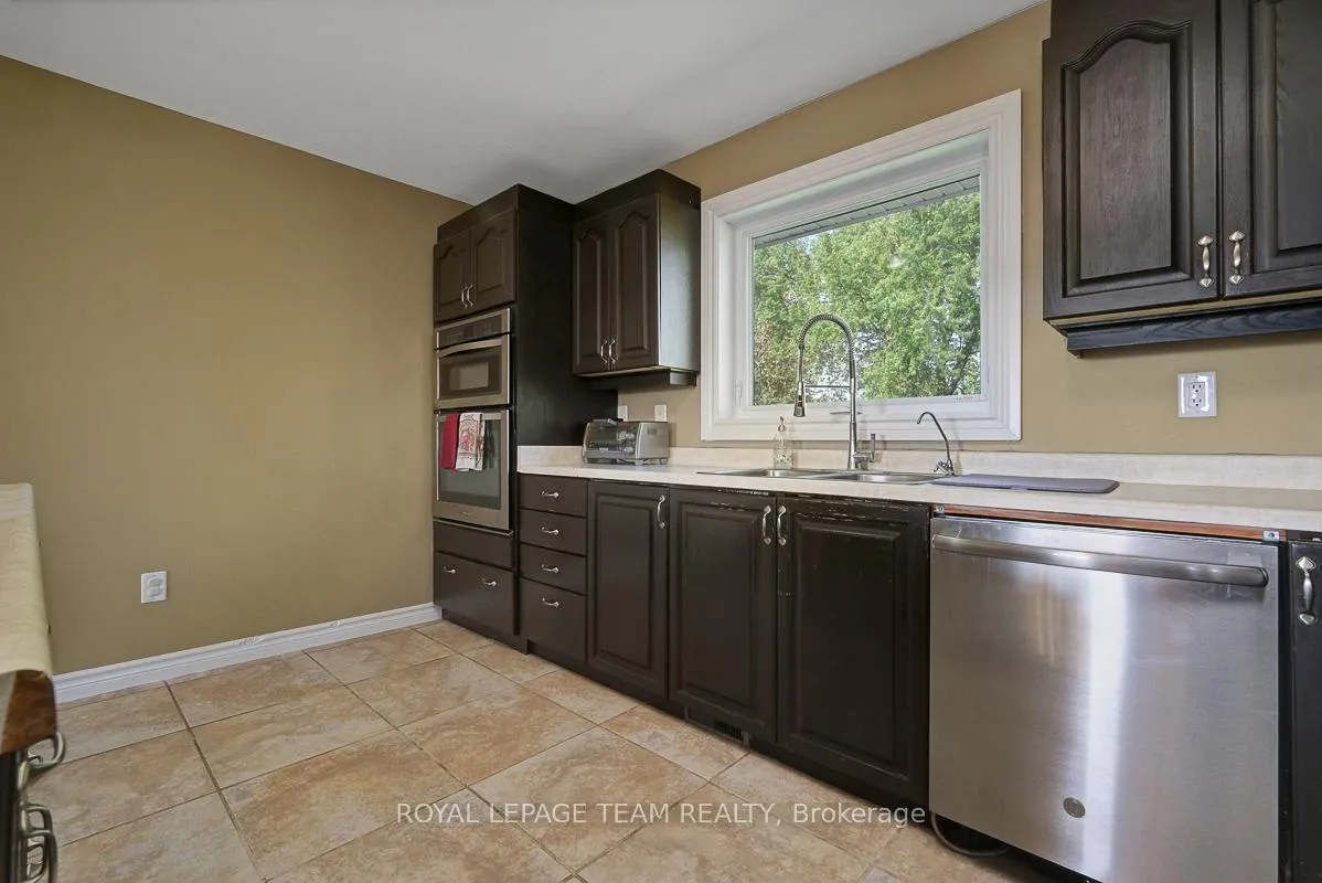 Photo 12 of 229 Magee Road, North Grenville, North Grenville Twp (Kemptville East) — HOMEH
