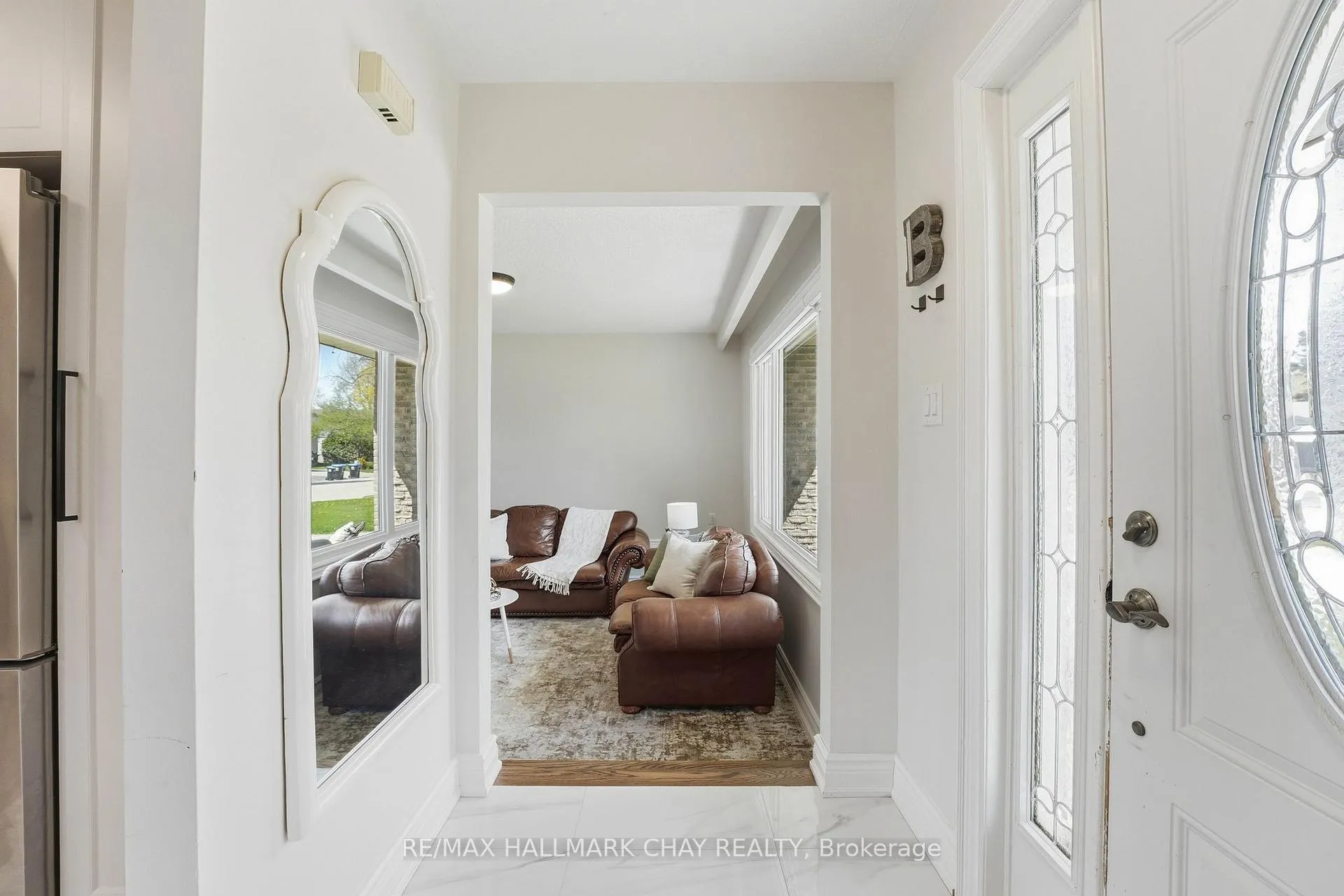 Photo 3 of 17 Hunter Court, New Tecumseth, Alliston — HOMEH