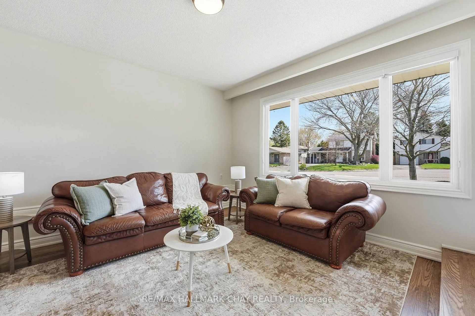 Photo 10 of 17 Hunter Court, New Tecumseth, Alliston — HOMEH