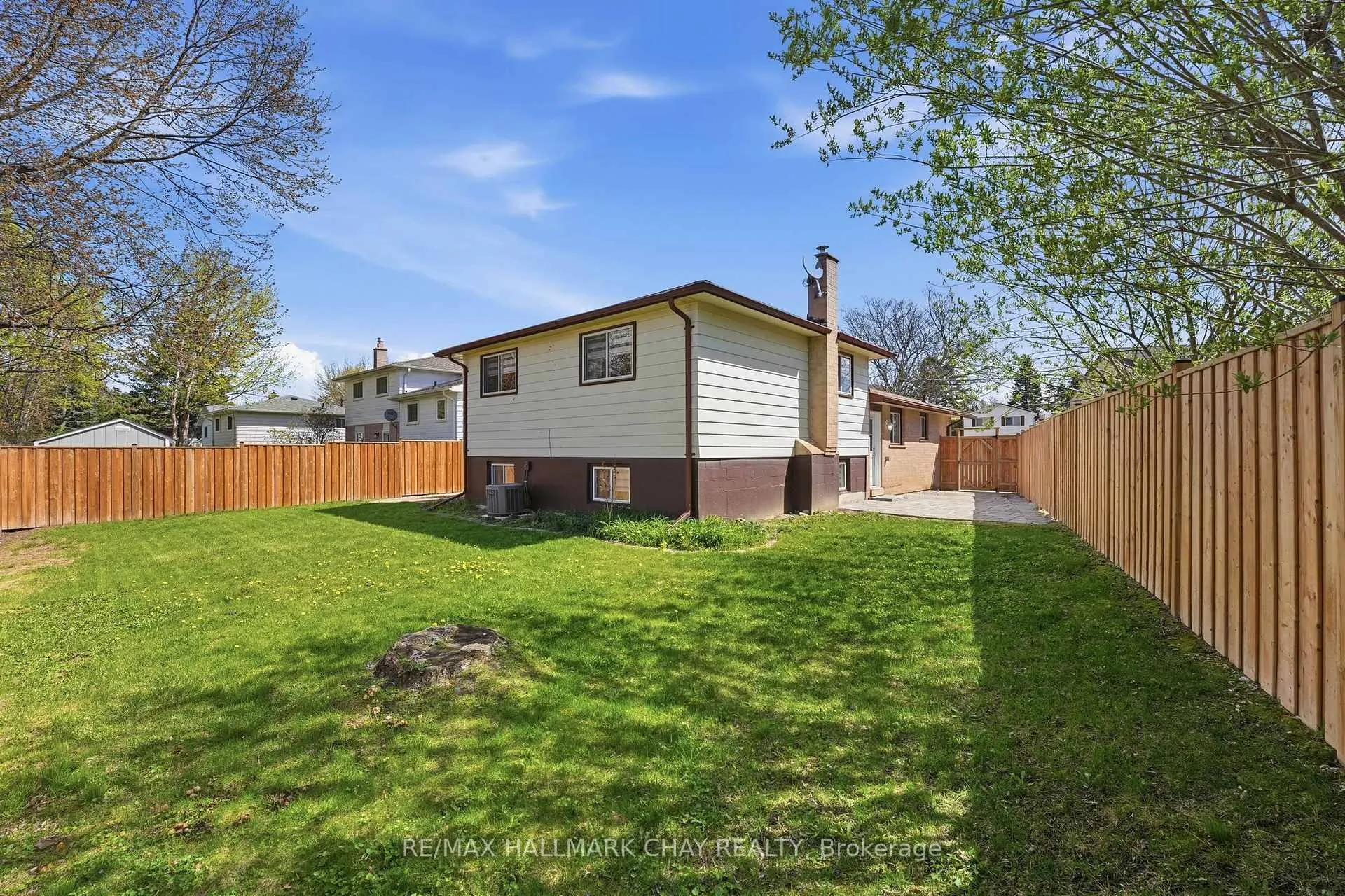 Photo 28 of 17 Hunter Court, New Tecumseth, Alliston — HOMEH