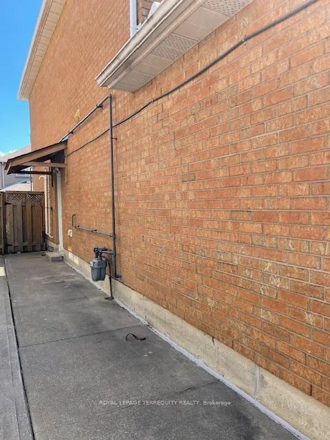 Photo 23 of Unit Bsmt, 482 Camden Circle, Mississauga, Hurontario — HOMEH