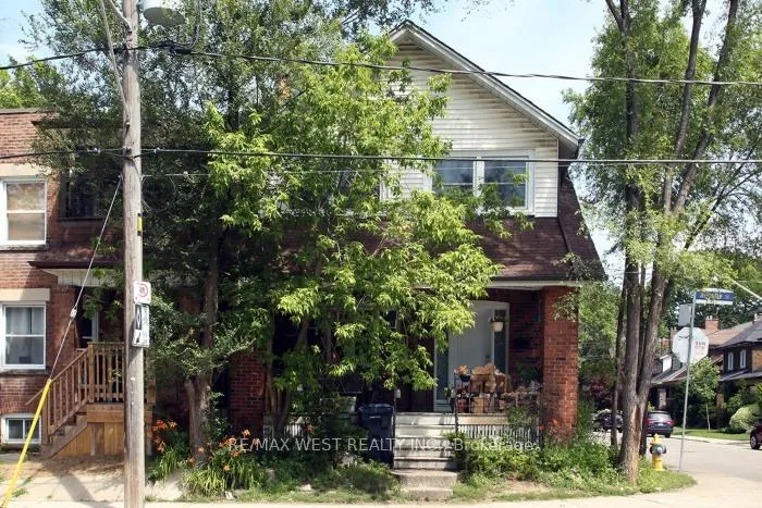 Photo of Unit Upper Level, 420 Annette Street