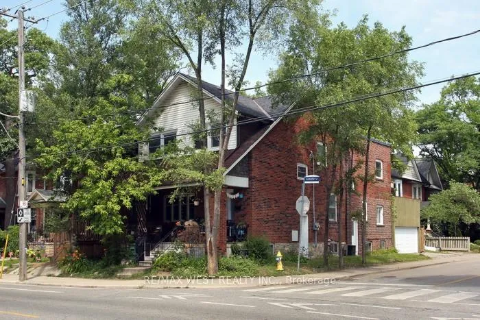 Photo 2 of Unit Upper Level, 420 Annette Street, Toronto, Junction Area — HOMEH