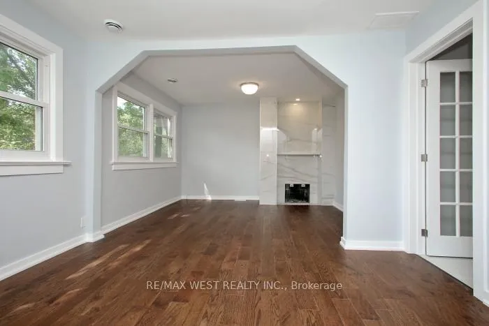 Photo 4 of Unit Upper Level, 420 Annette Street, Toronto, Junction Area — HOMEH