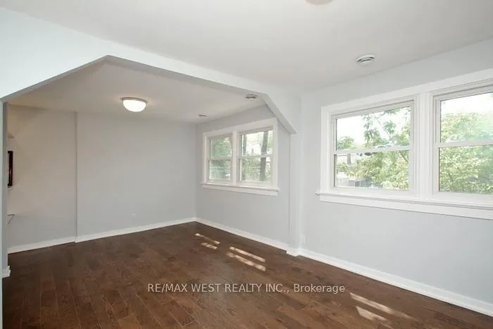 Photo 5 of Unit Upper Level, 420 Annette Street, Toronto, Junction Area — HOMEH