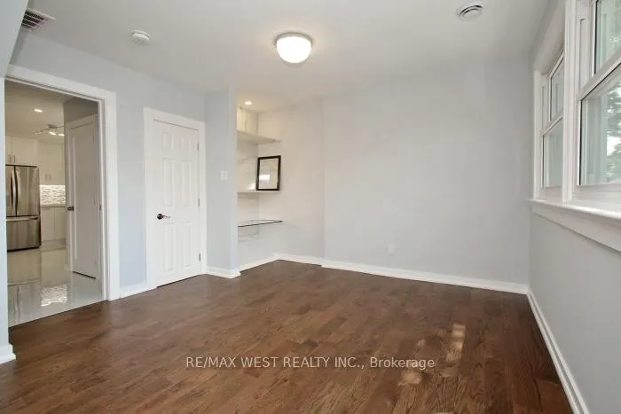 Photo 7 of Unit Upper Level, 420 Annette Street, Toronto, Junction Area — HOMEH