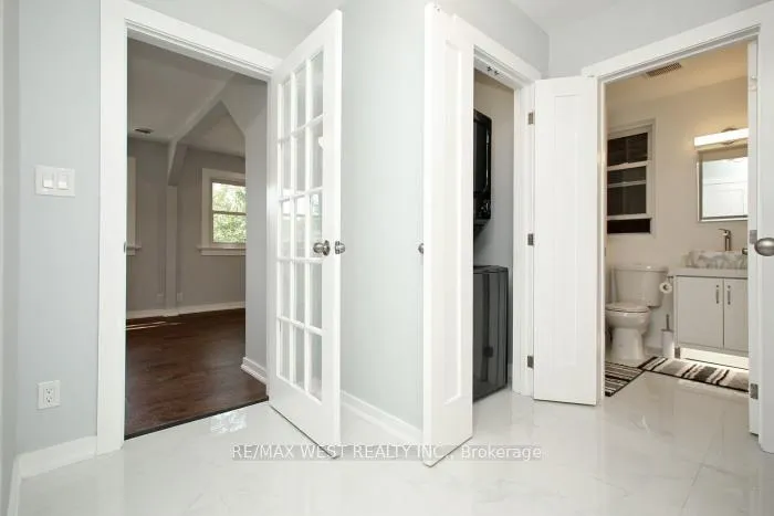 Photo 15 of Unit Upper Level, 420 Annette Street, Toronto, Junction Area — HOMEH