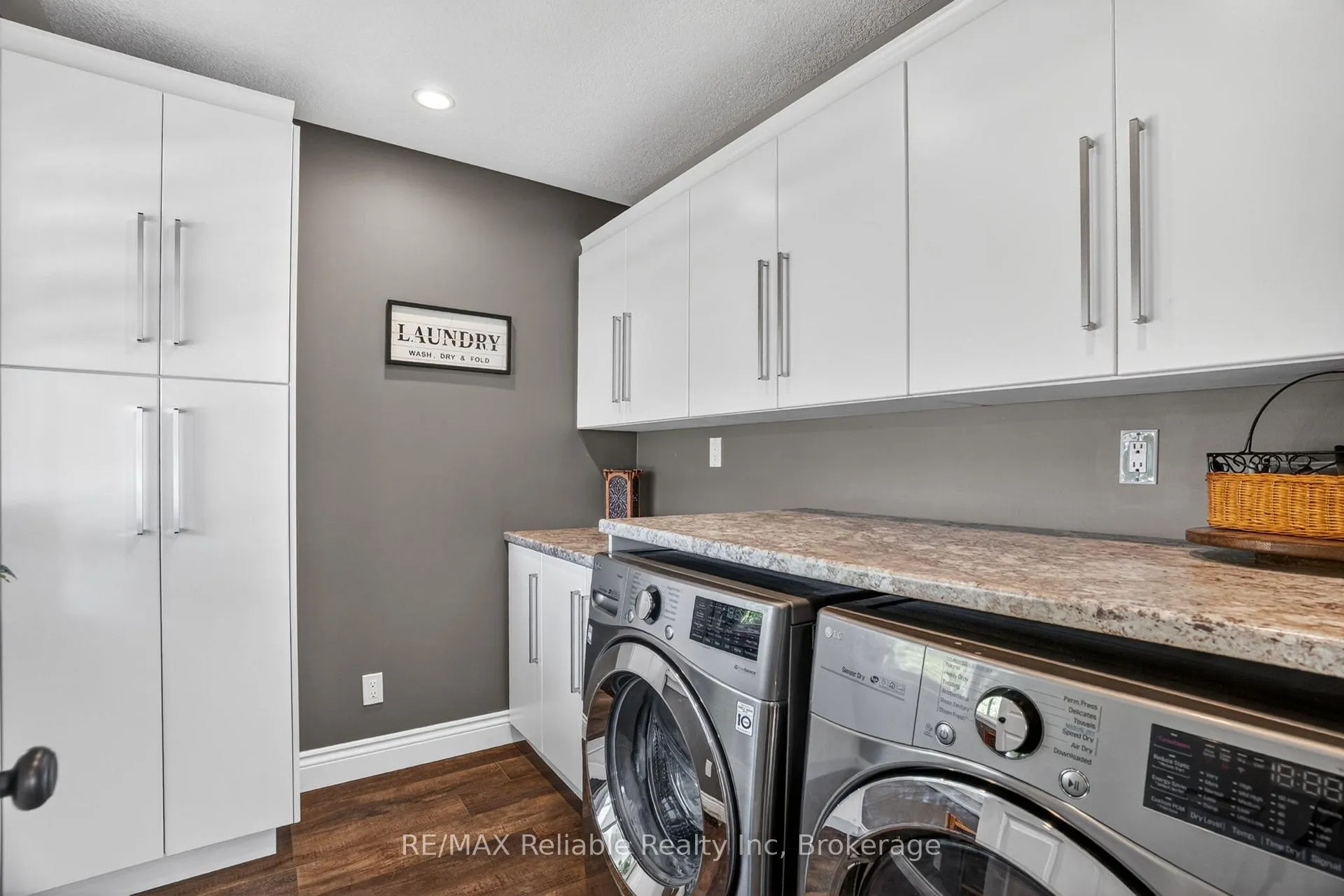 Photo 9 of 126 Frances Street E, West Perth, Mitchell — HOMEH