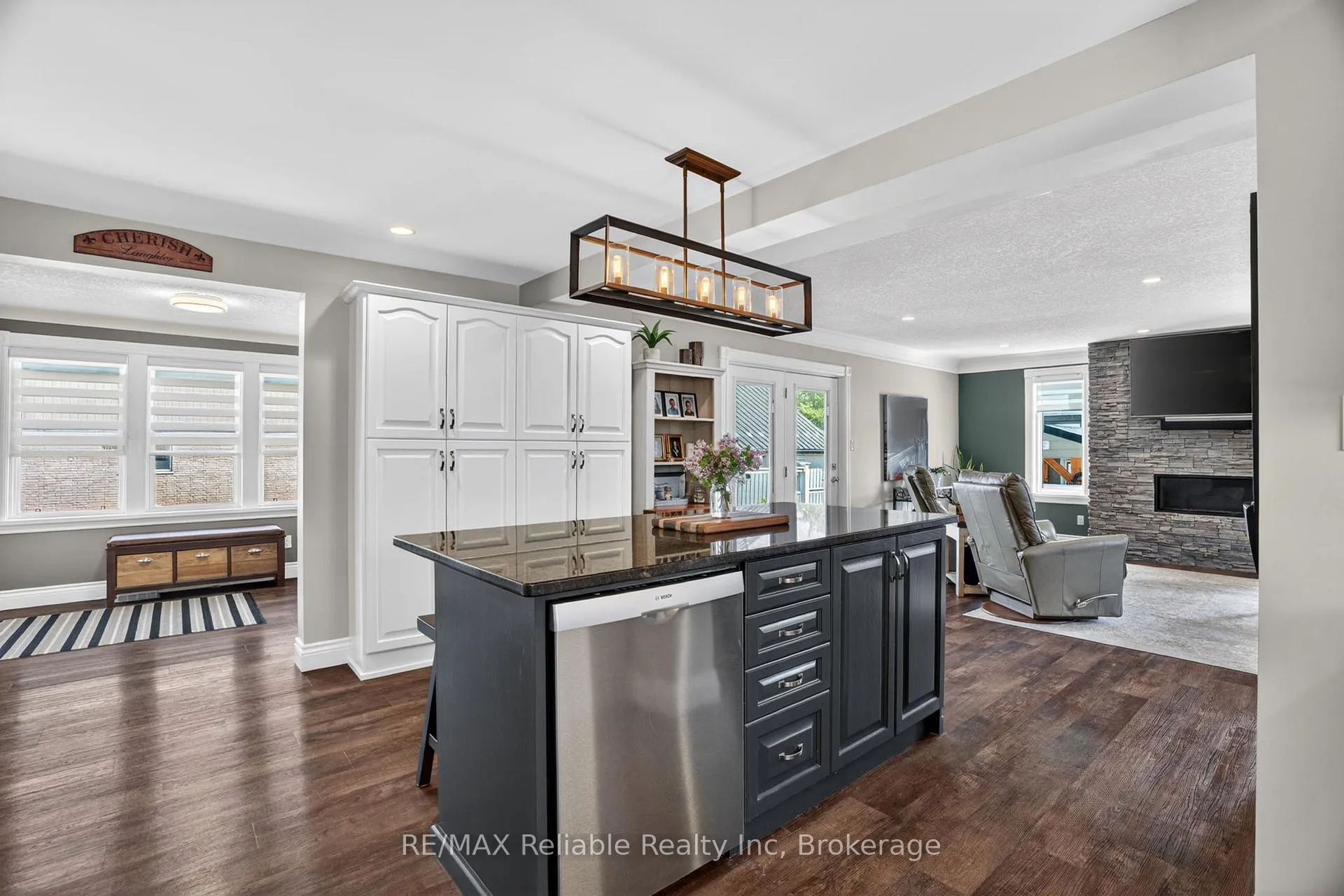 Photo 16 of 126 Frances Street E, West Perth, Mitchell — HOMEH