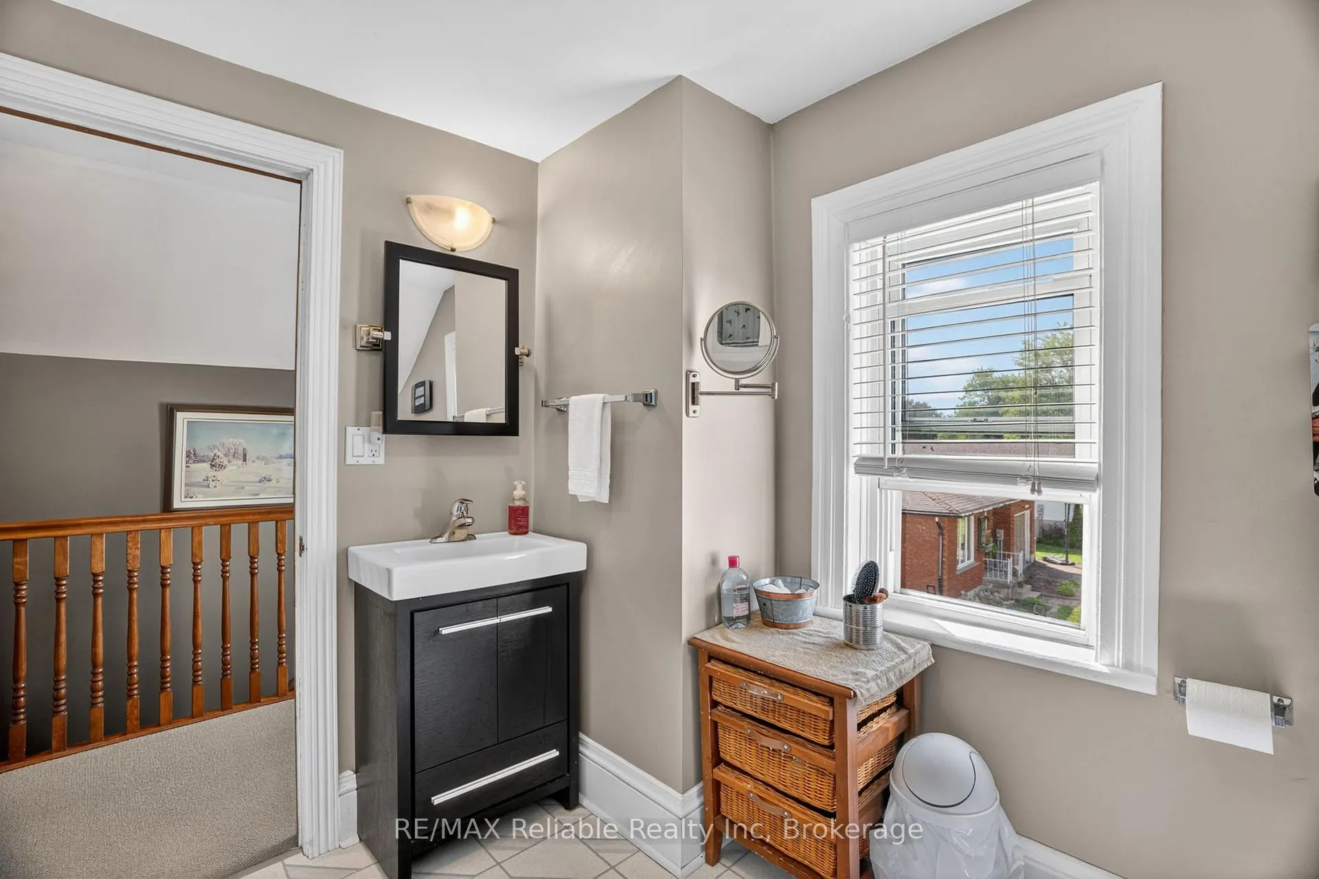Photo 26 of 126 Frances Street E, West Perth, Mitchell — HOMEH