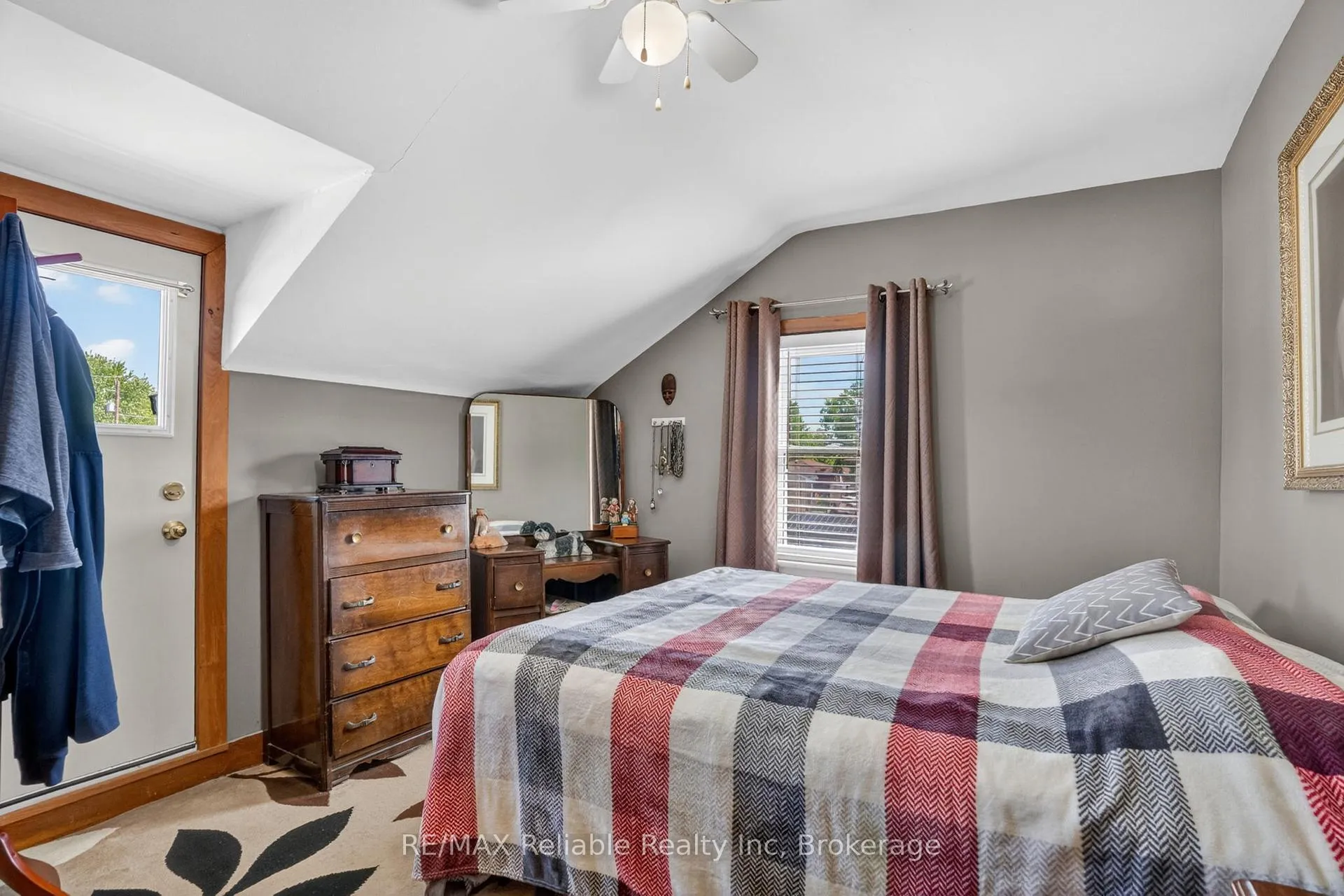 Photo 29 of 126 Frances Street E, West Perth, Mitchell — HOMEH