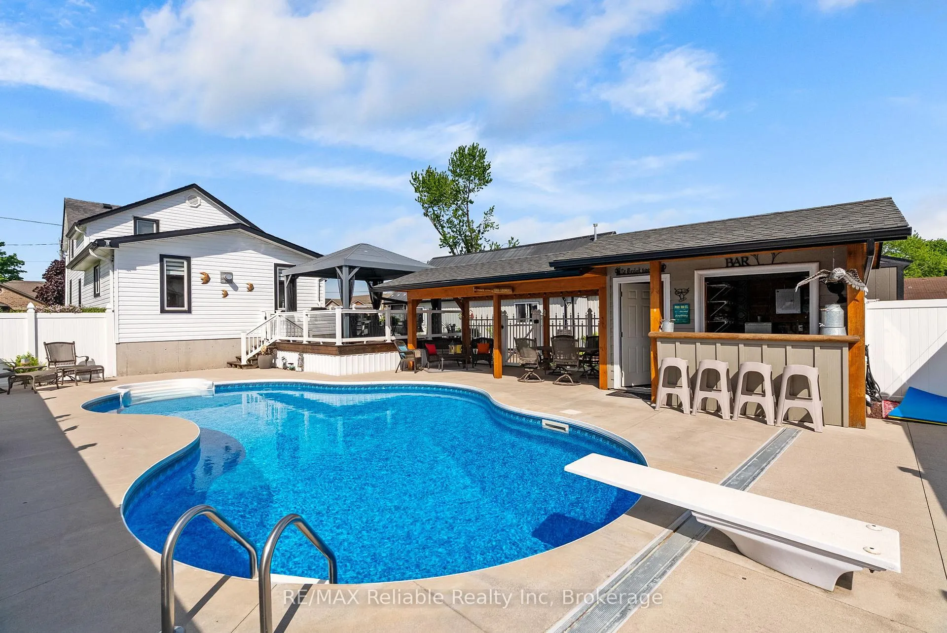Photo 36 of 126 Frances Street E, West Perth, Mitchell — HOMEH
