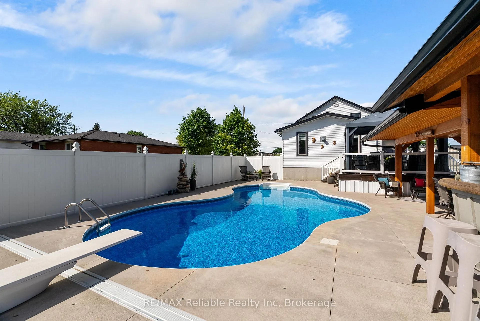 Photo 37 of 126 Frances Street E, West Perth, Mitchell — HOMEH