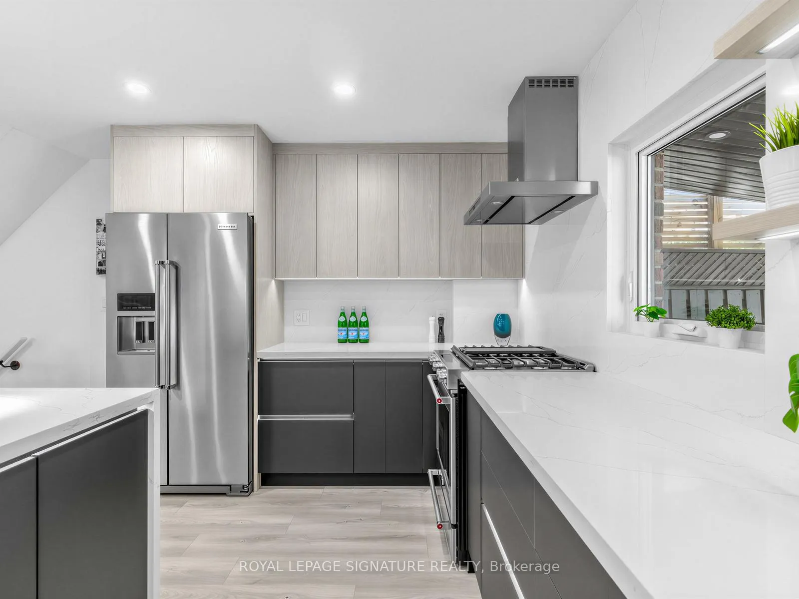 Photo 15 of 28 Durant Avenue, Toronto, Danforth Village-East York — HOMEH