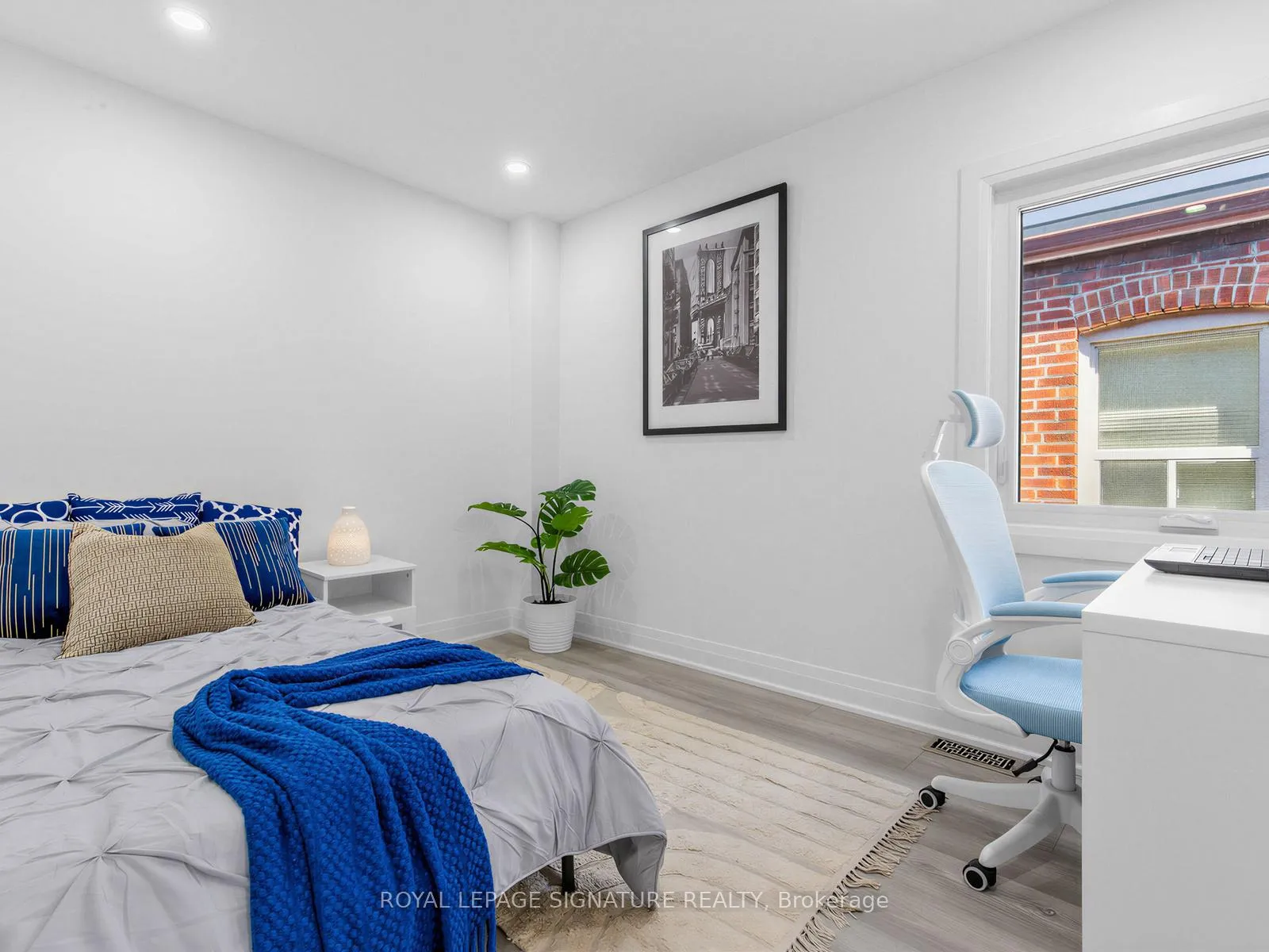 Photo 18 of 28 Durant Avenue, Toronto, Danforth Village-East York — HOMEH
