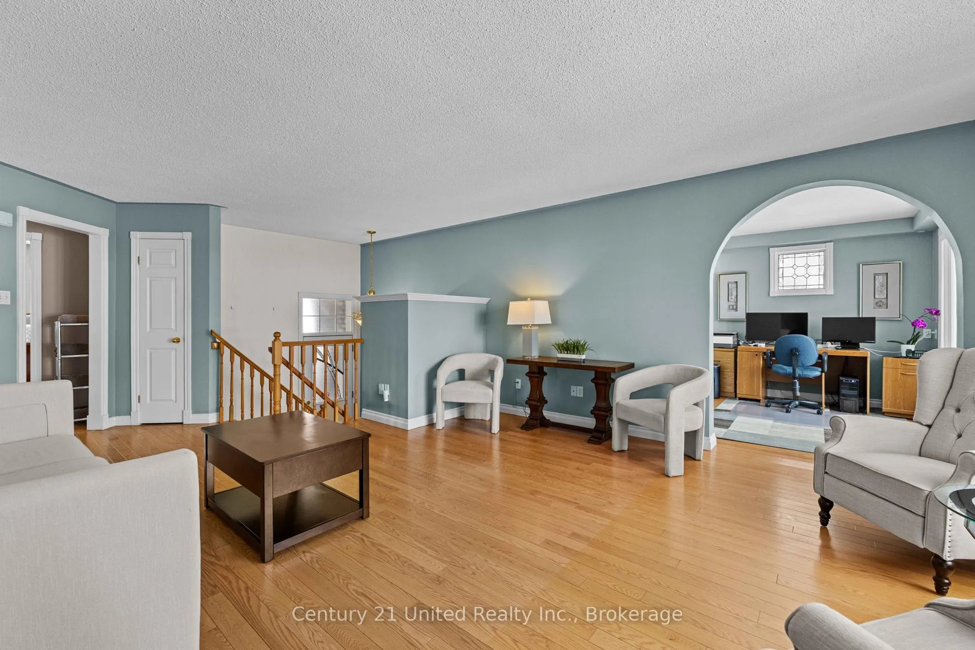 Photo 5 of 640 Brealey Drive, Peterborough, Otonabee Ward 1 — HOMEH