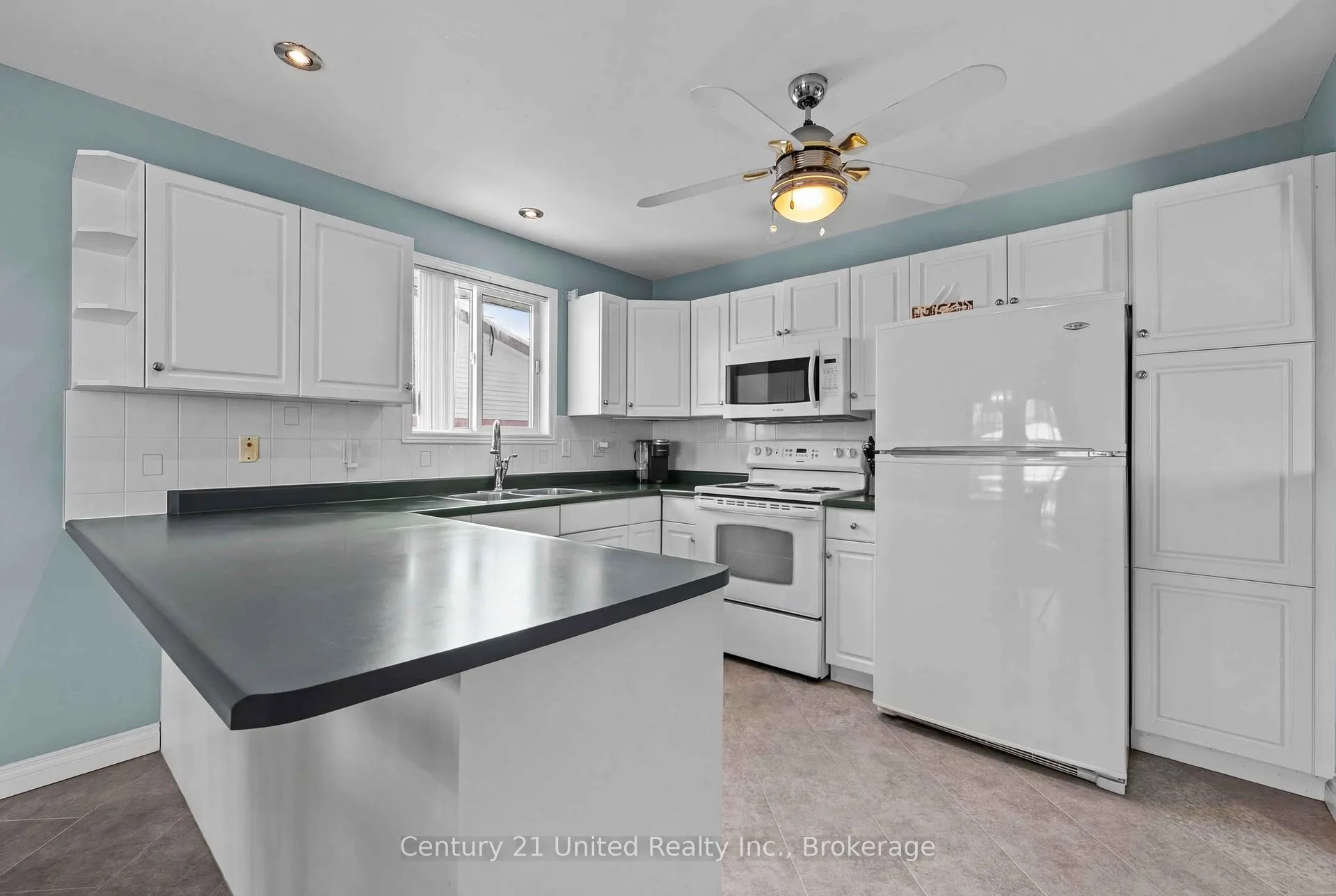 Photo 11 of 640 Brealey Drive, Peterborough, Otonabee Ward 1 — HOMEH