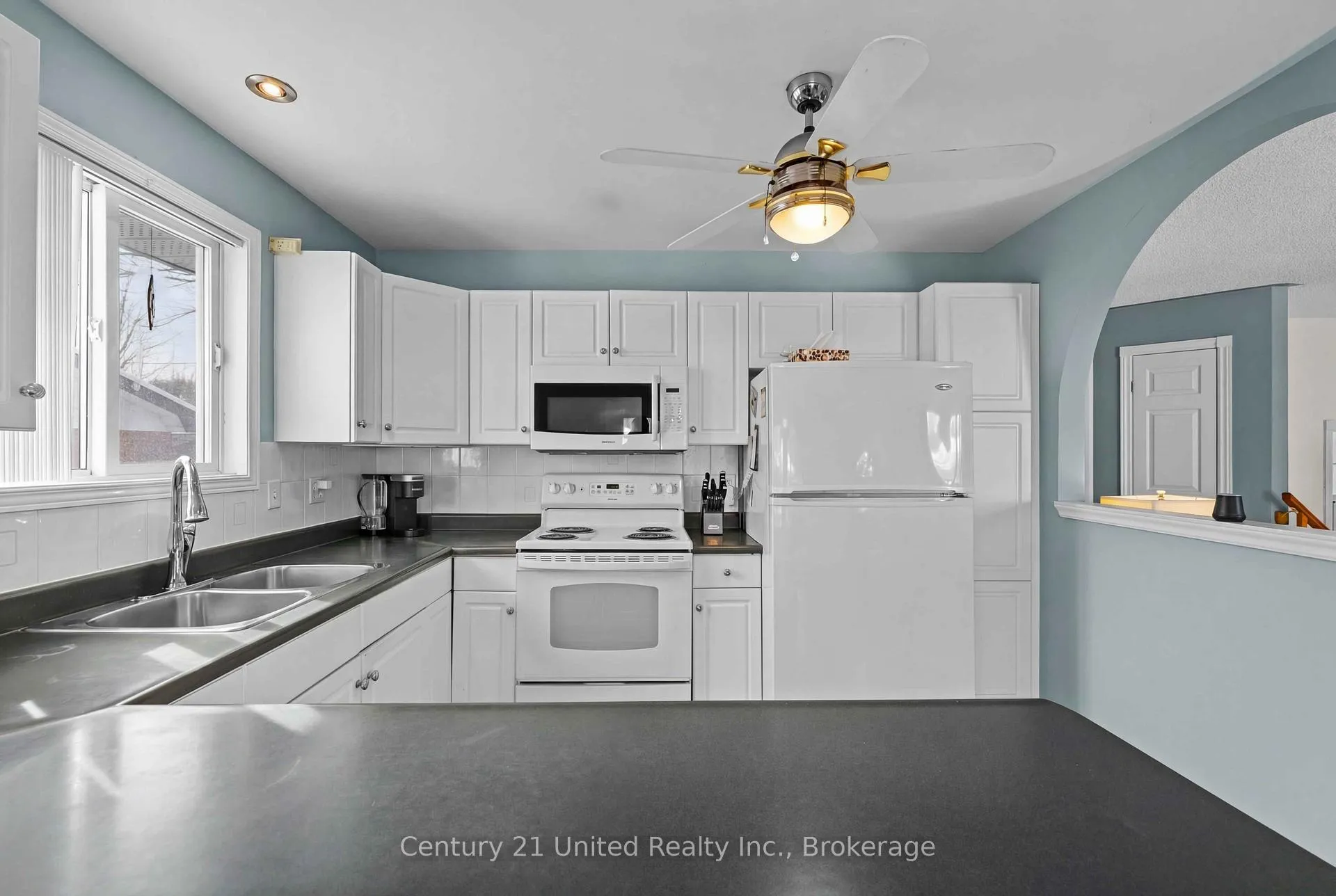 Photo 13 of 640 Brealey Drive, Peterborough, Otonabee Ward 1 — HOMEH