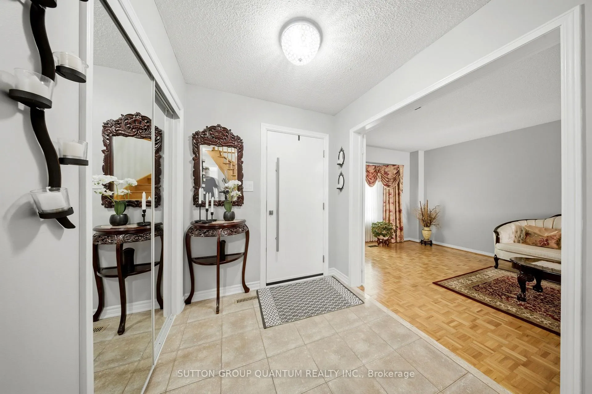 Photo 4 of 276 Lech Walesa Drive, Mississauga, Fairview — HOMEH