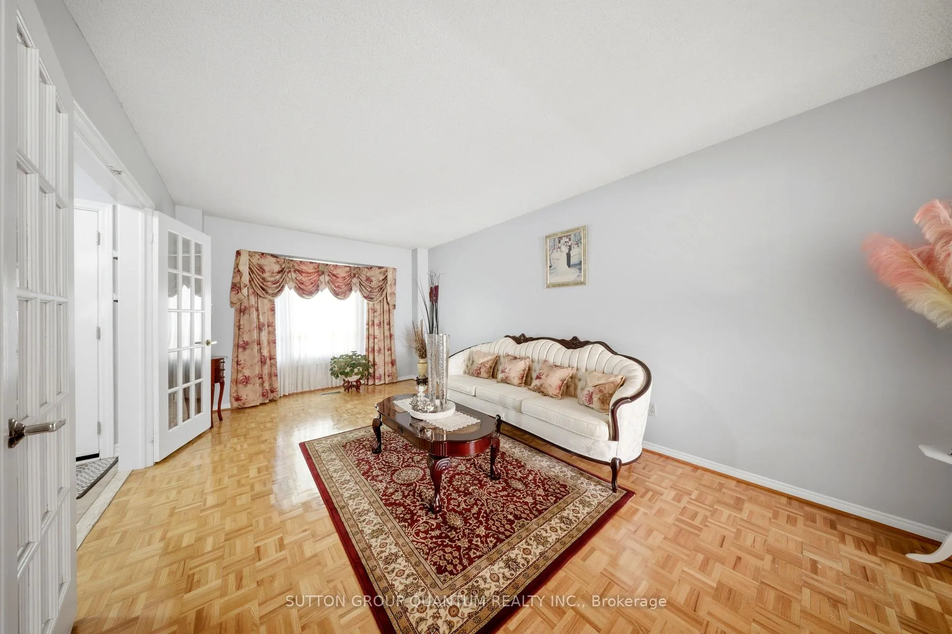 Photo 6 of 276 Lech Walesa Drive, Mississauga, Fairview — HOMEH