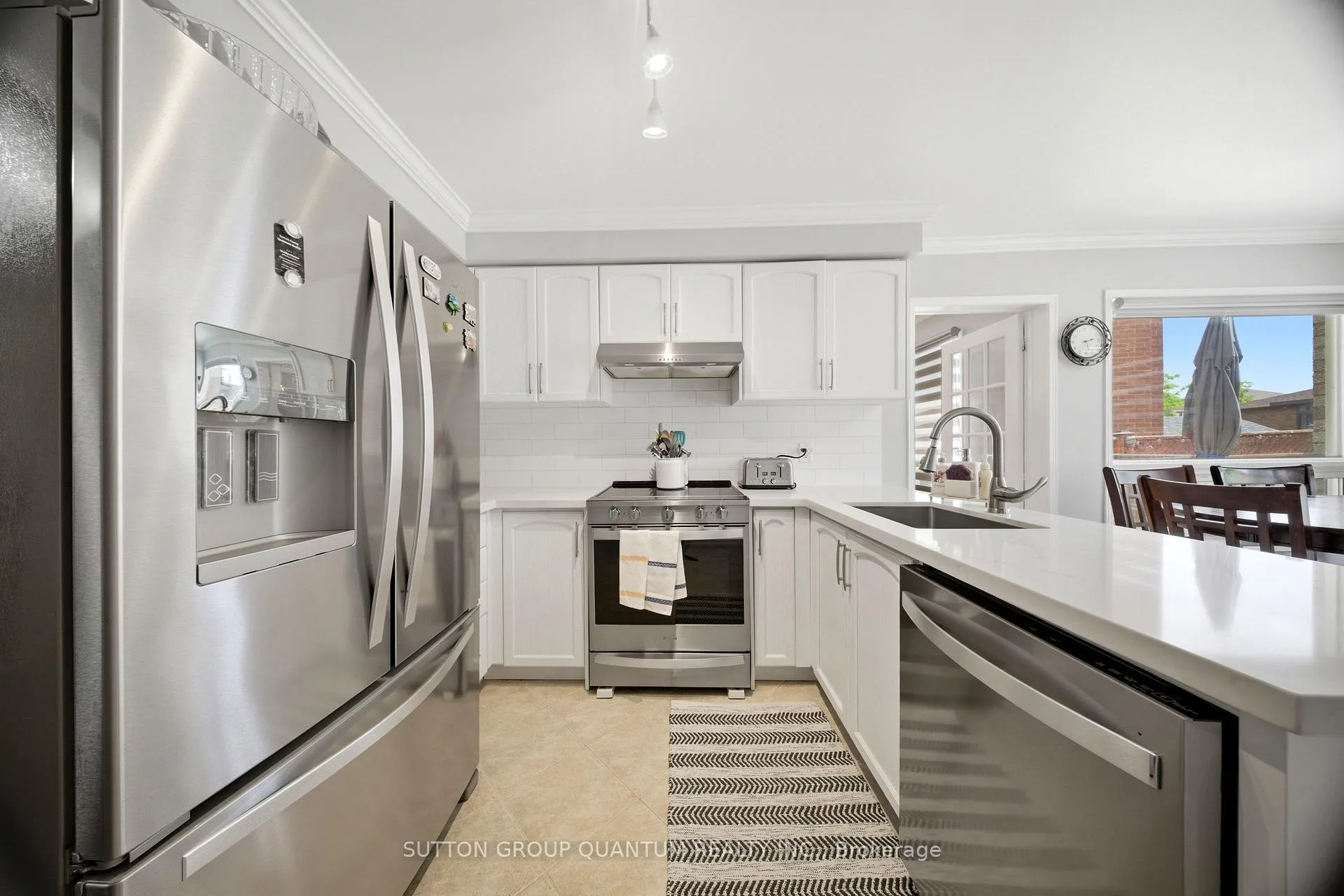 Photo 12 of 276 Lech Walesa Drive, Mississauga, Fairview — HOMEH