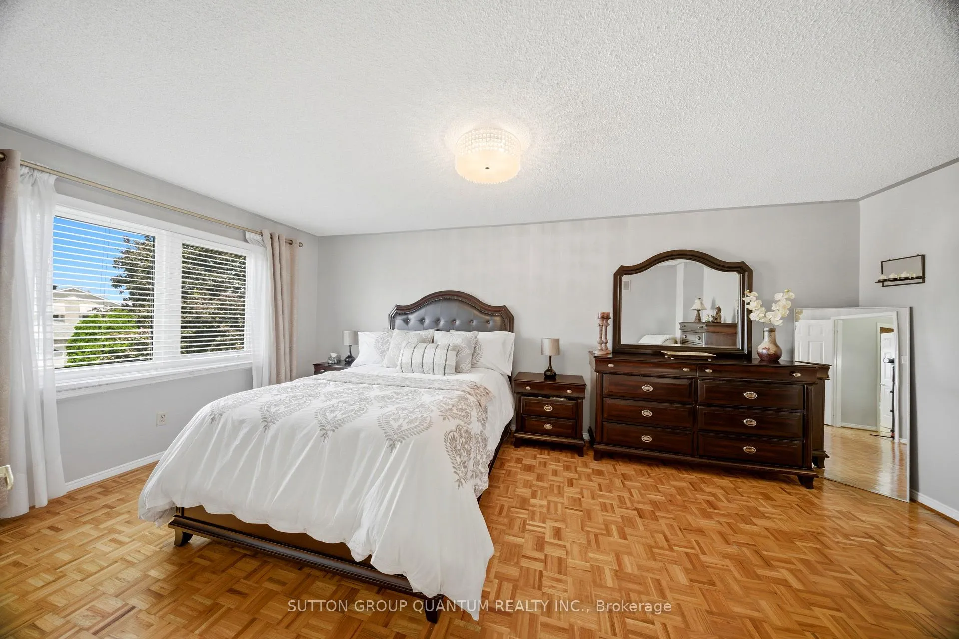 Photo 25 of 276 Lech Walesa Drive, Mississauga, Fairview — HOMEH