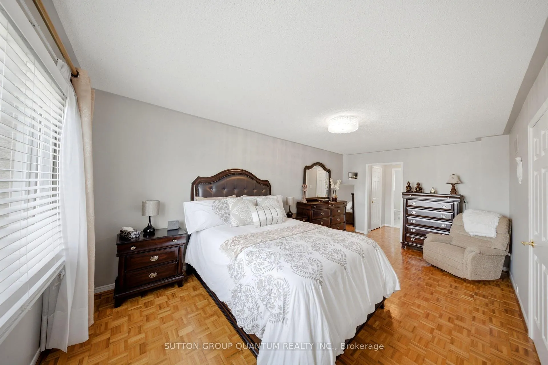 Photo 26 of 276 Lech Walesa Drive, Mississauga, Fairview — HOMEH