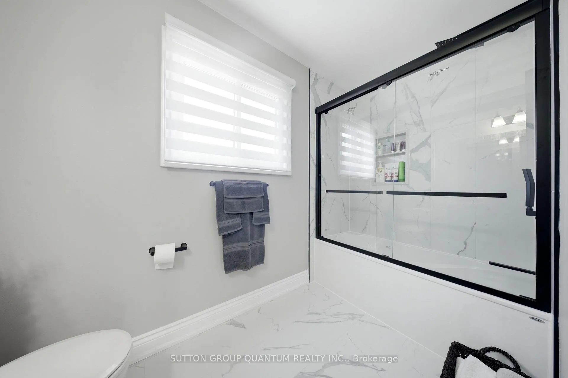Photo 29 of 276 Lech Walesa Drive, Mississauga, Fairview — HOMEH