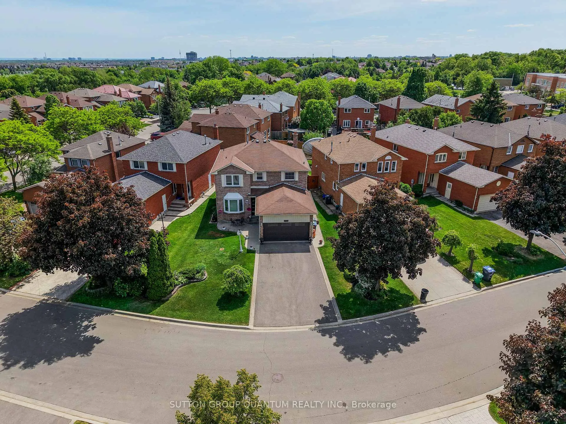 Photo 45 of 276 Lech Walesa Drive, Mississauga, Fairview — HOMEH