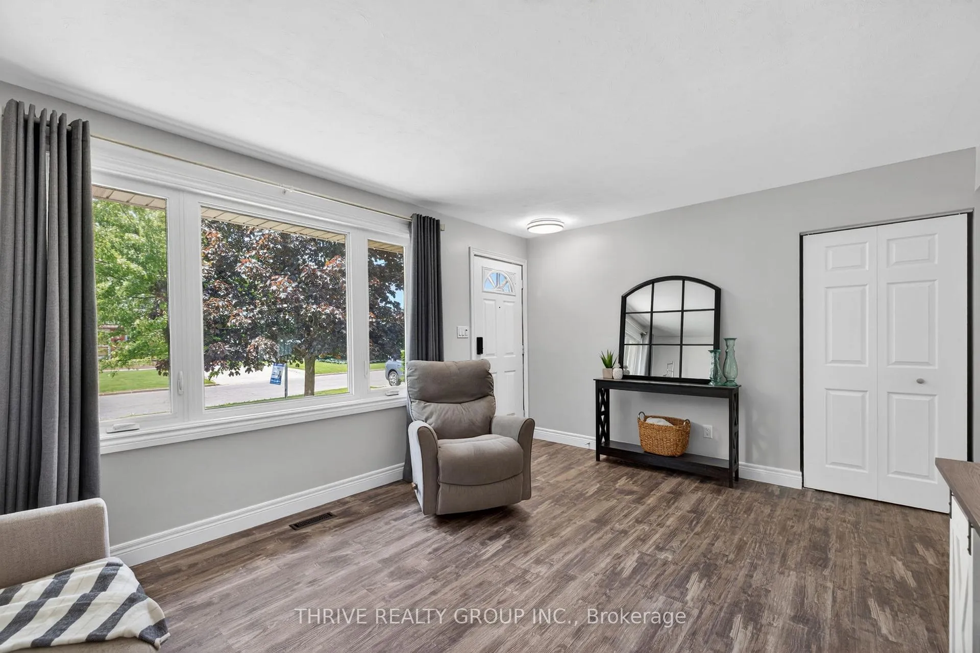 Photo 6 of 85 Vanbuskirk Drive, St. Thomas — HOMEH
