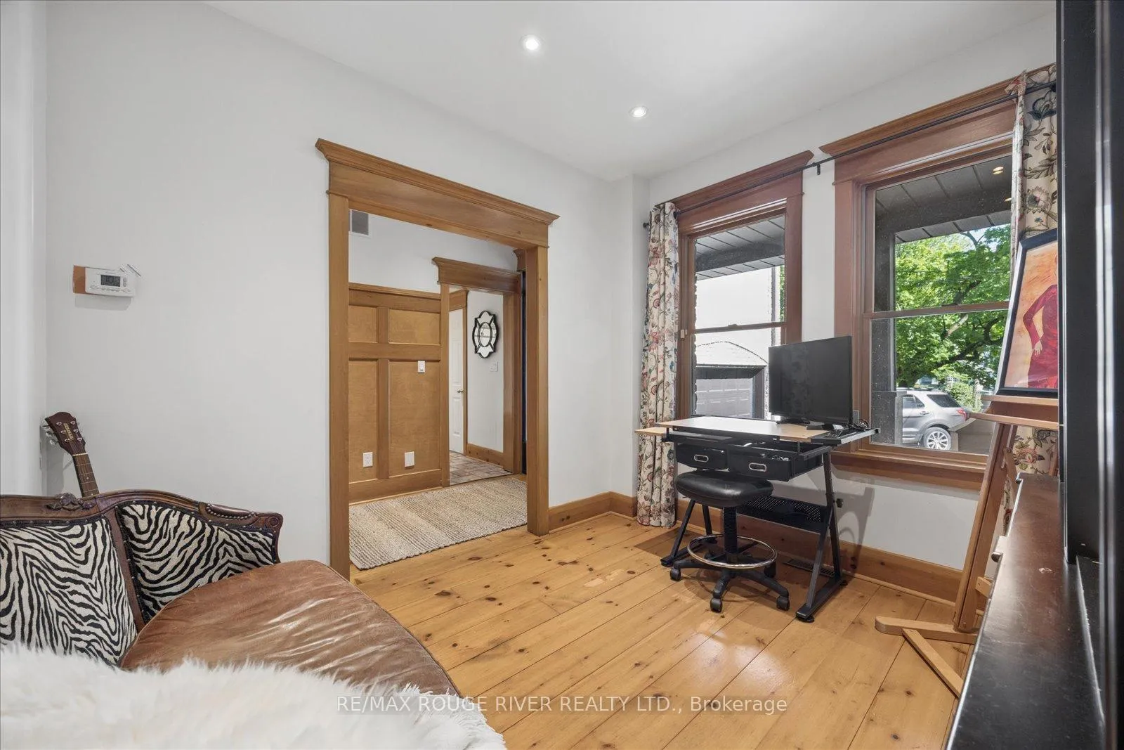 Photo 9 of 30 Springbank Avenue, Scarborough, Birchcliffe-Cliffside — HOMEH