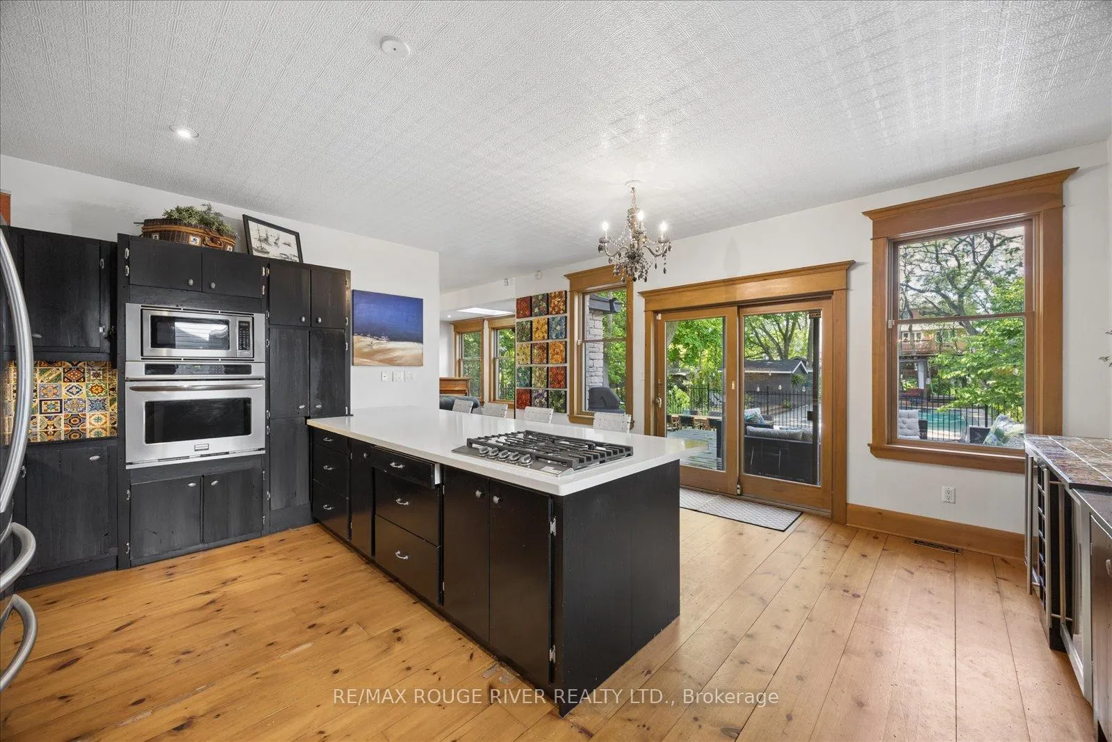 Photo 23 of 30 Springbank Avenue, Scarborough, Birchcliffe-Cliffside — HOMEH