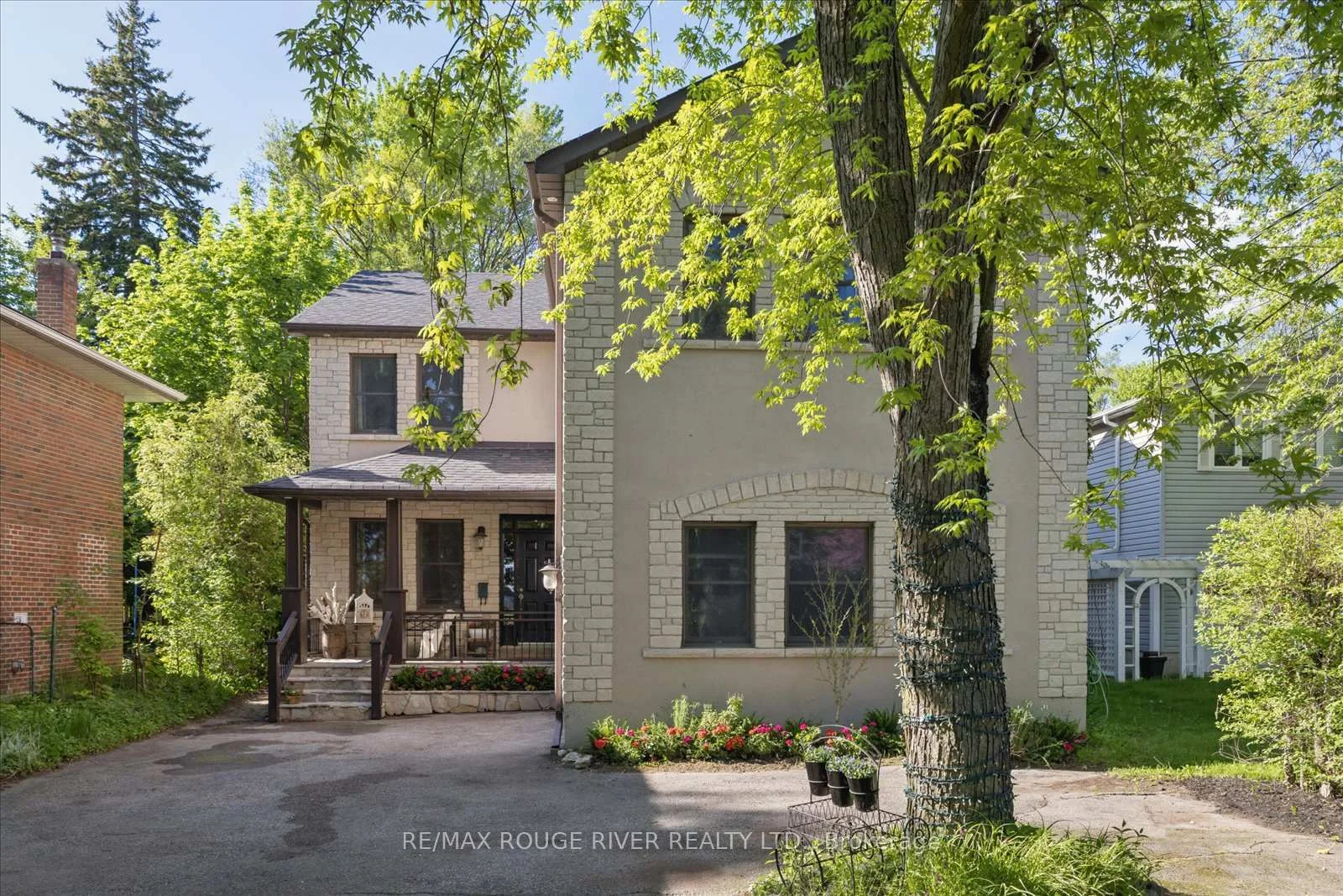 Photo 2 of 30 Springbank Avenue, Scarborough, Birchcliffe-Cliffside — HOMEH