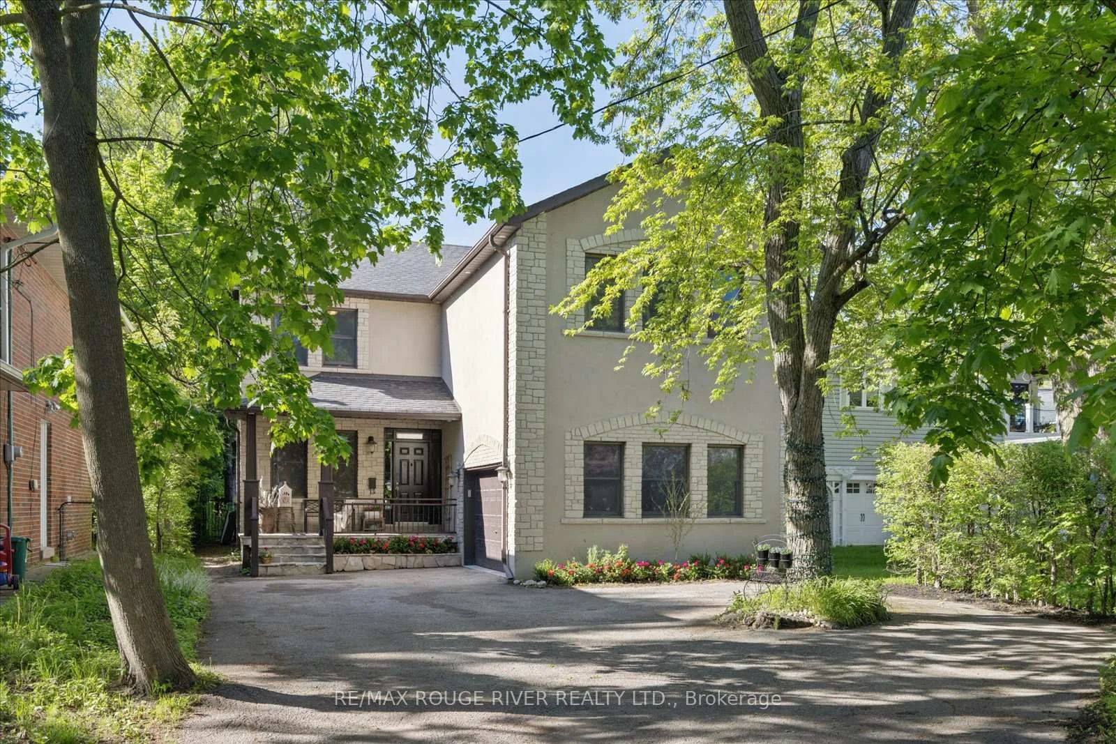 Photo 4 of 30 Springbank Avenue, Scarborough, Birchcliffe-Cliffside — HOMEH