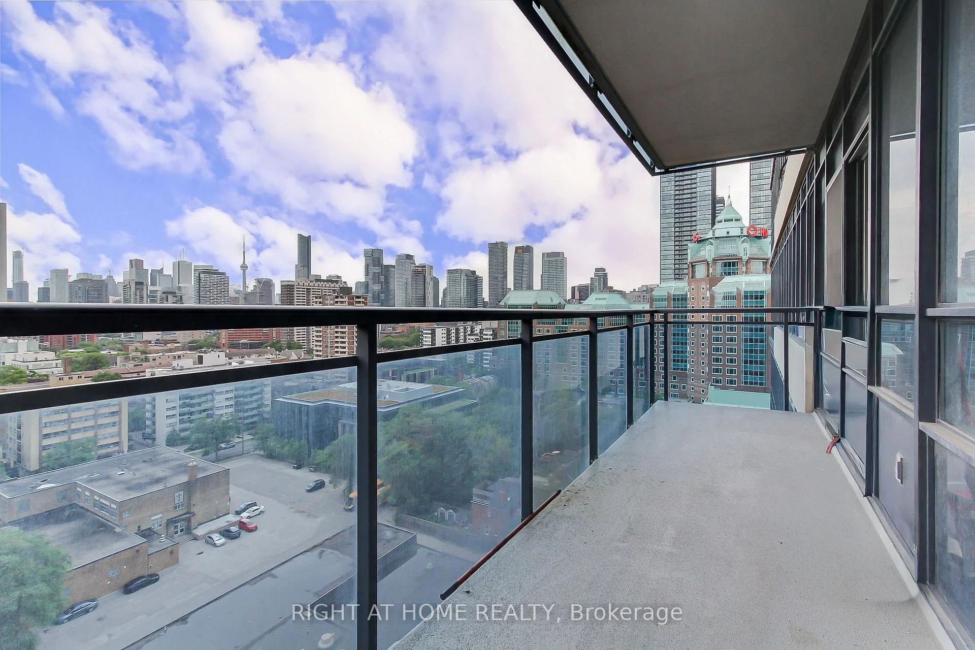 Photo of Unit 1405, 28 Linden Street