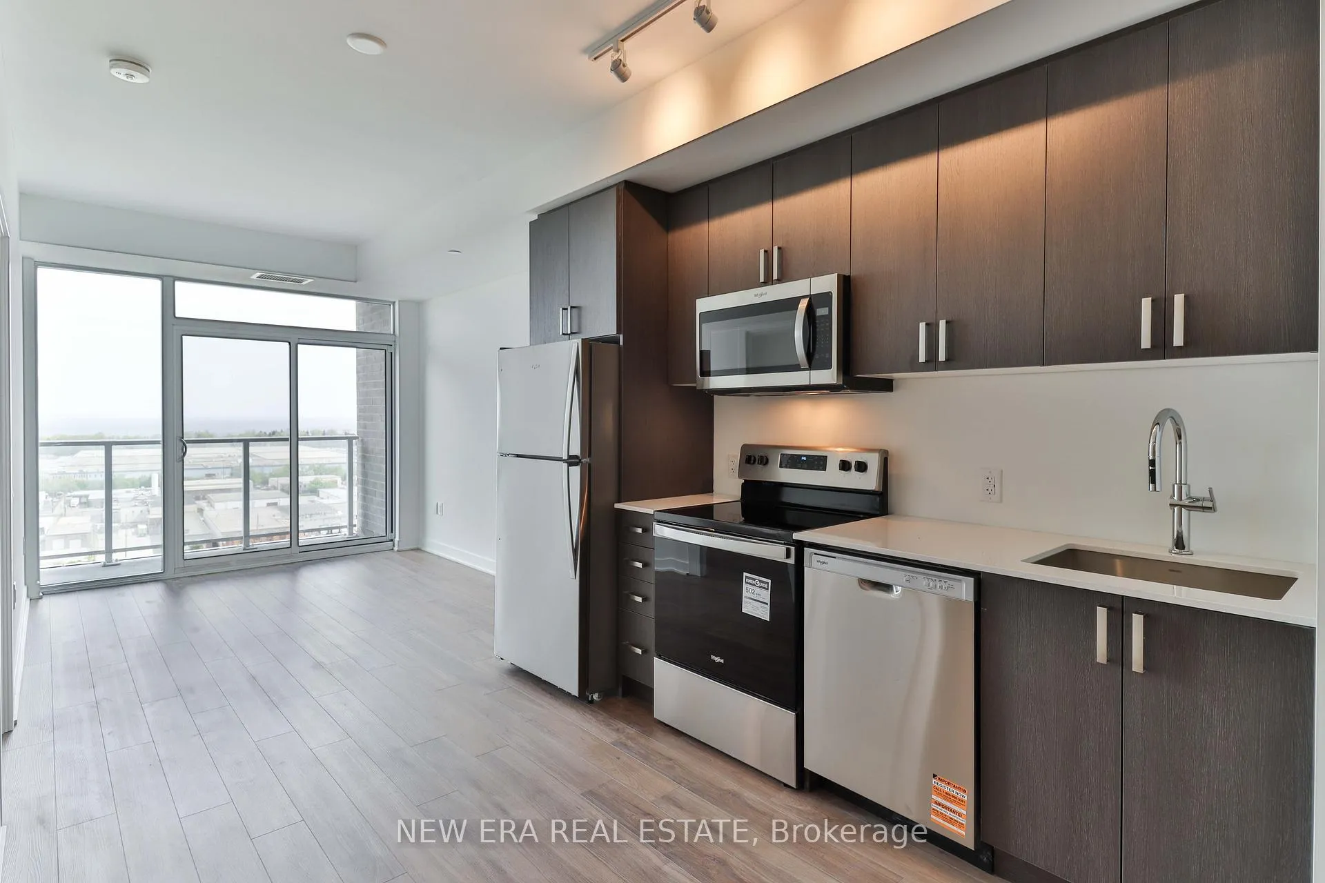 Photo 3 of Unit 1408, 2782 Barton Street E, Hamilton, Riverdale — HOMEH